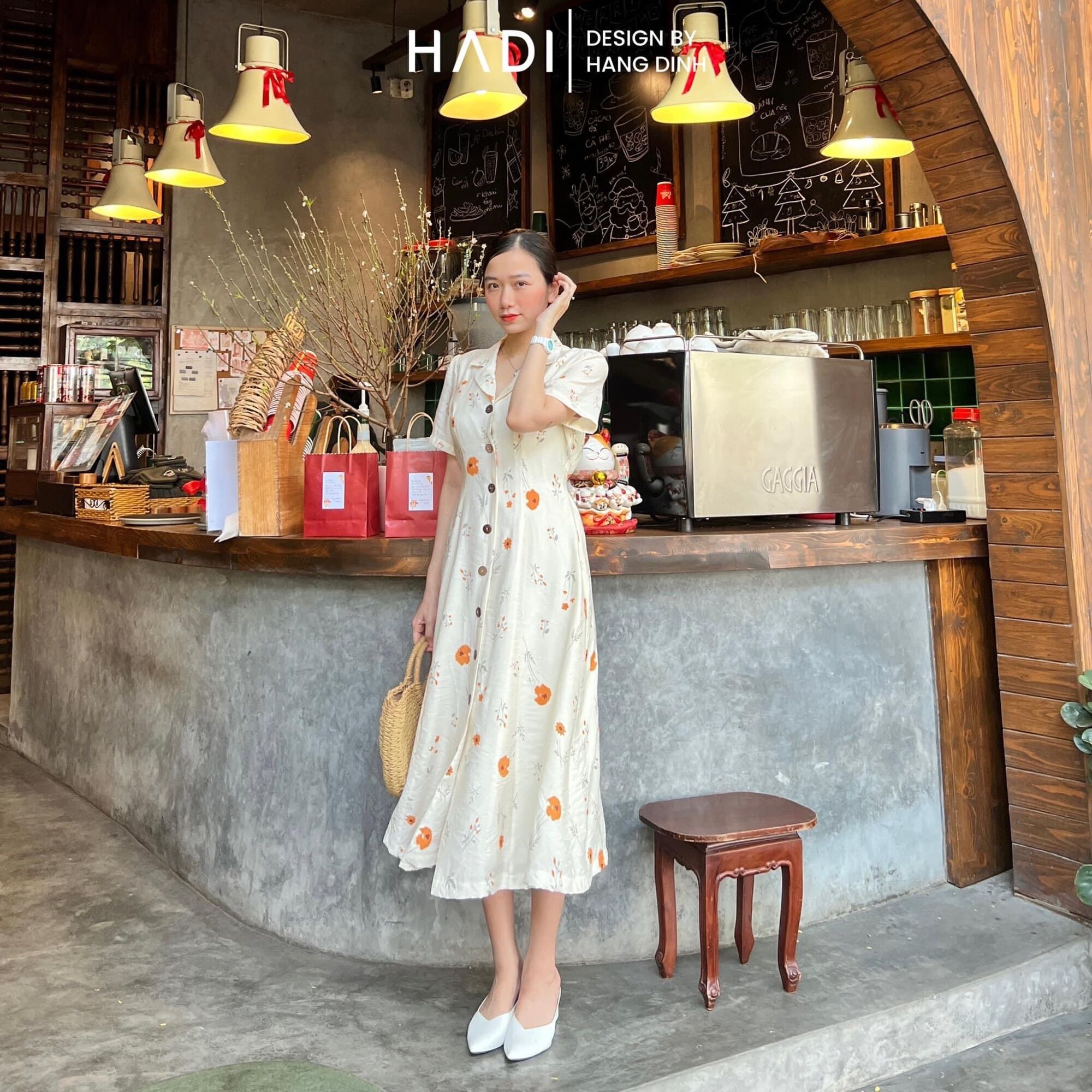 Đầm cổ điển sơmi nút gỗ vải hoa - Lam