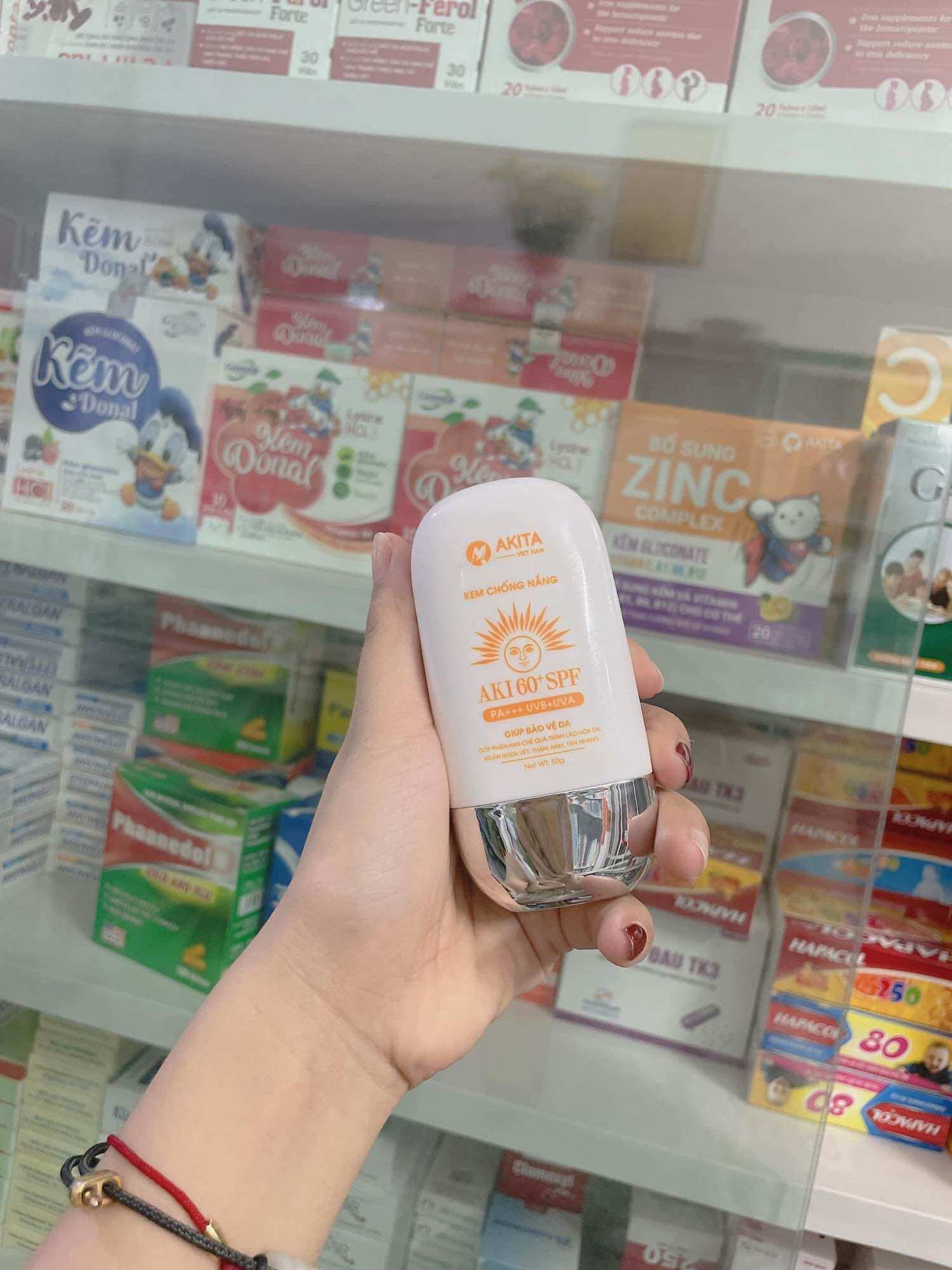 Kem chống nắng Akita spf 60+