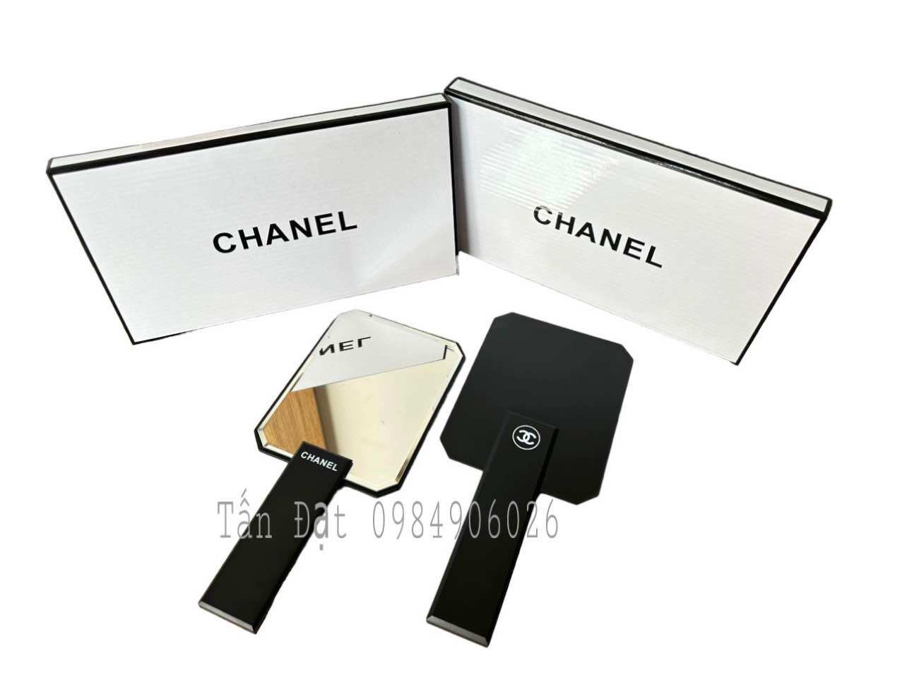GƯƠNG CẦM TAY CHANEL