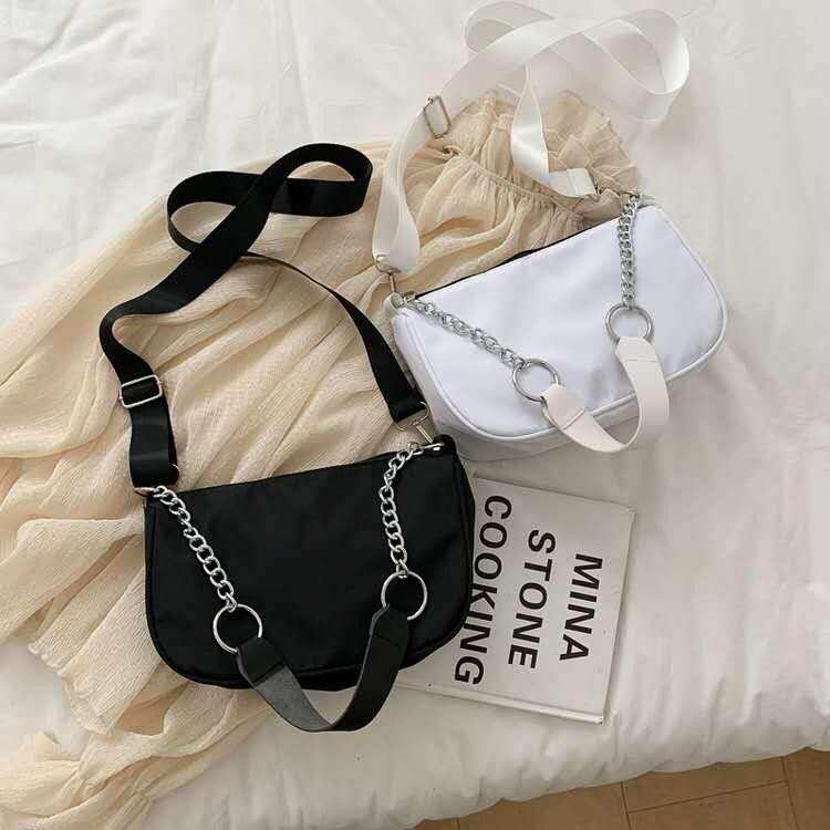 Túi Đeo Một Bên Vai Baguette Dưới Nách Dây Xích Màu Đen Dễ Phối Phong Cách Cổ Điển Lạnh Lùng Tối Giản Sành Điệu Mẫu Mới Thu Đông 2021 Cho Nữ