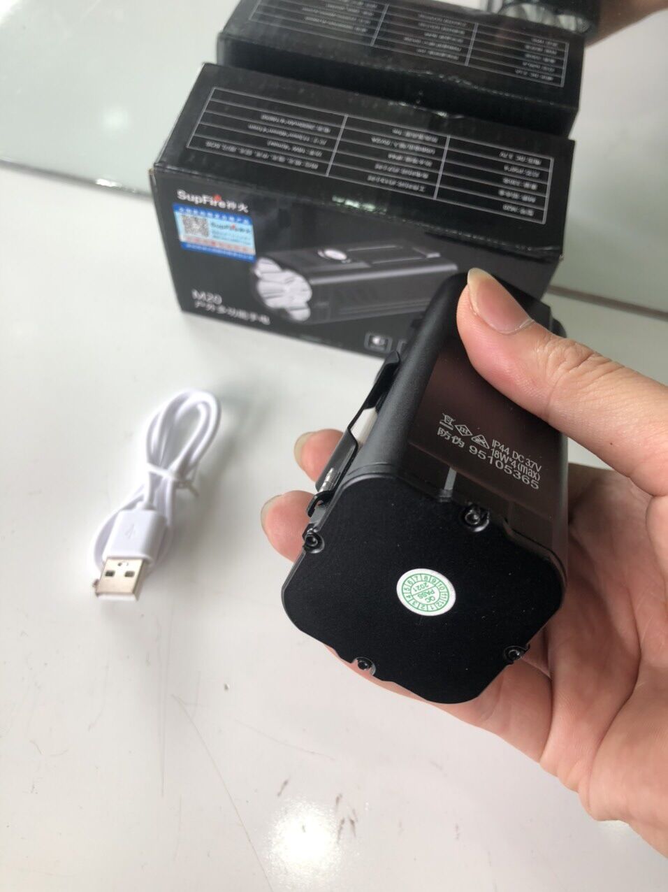 Đèn pin Supfire M20