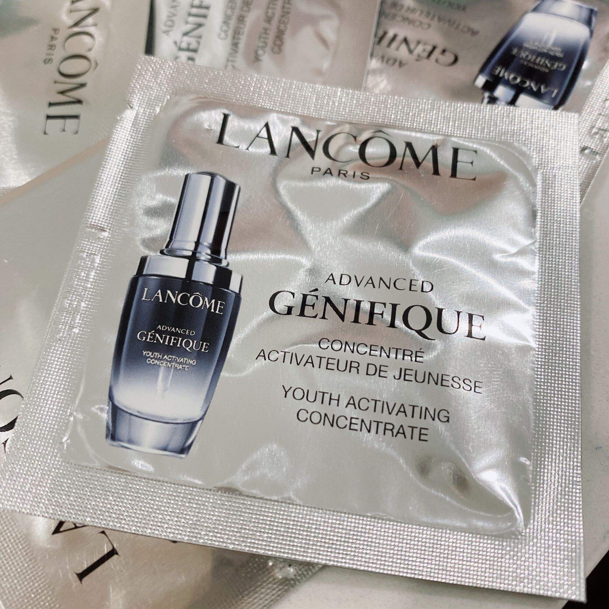 Sample gói Tinh chất Trẻ hoá da LANCOME Genifique