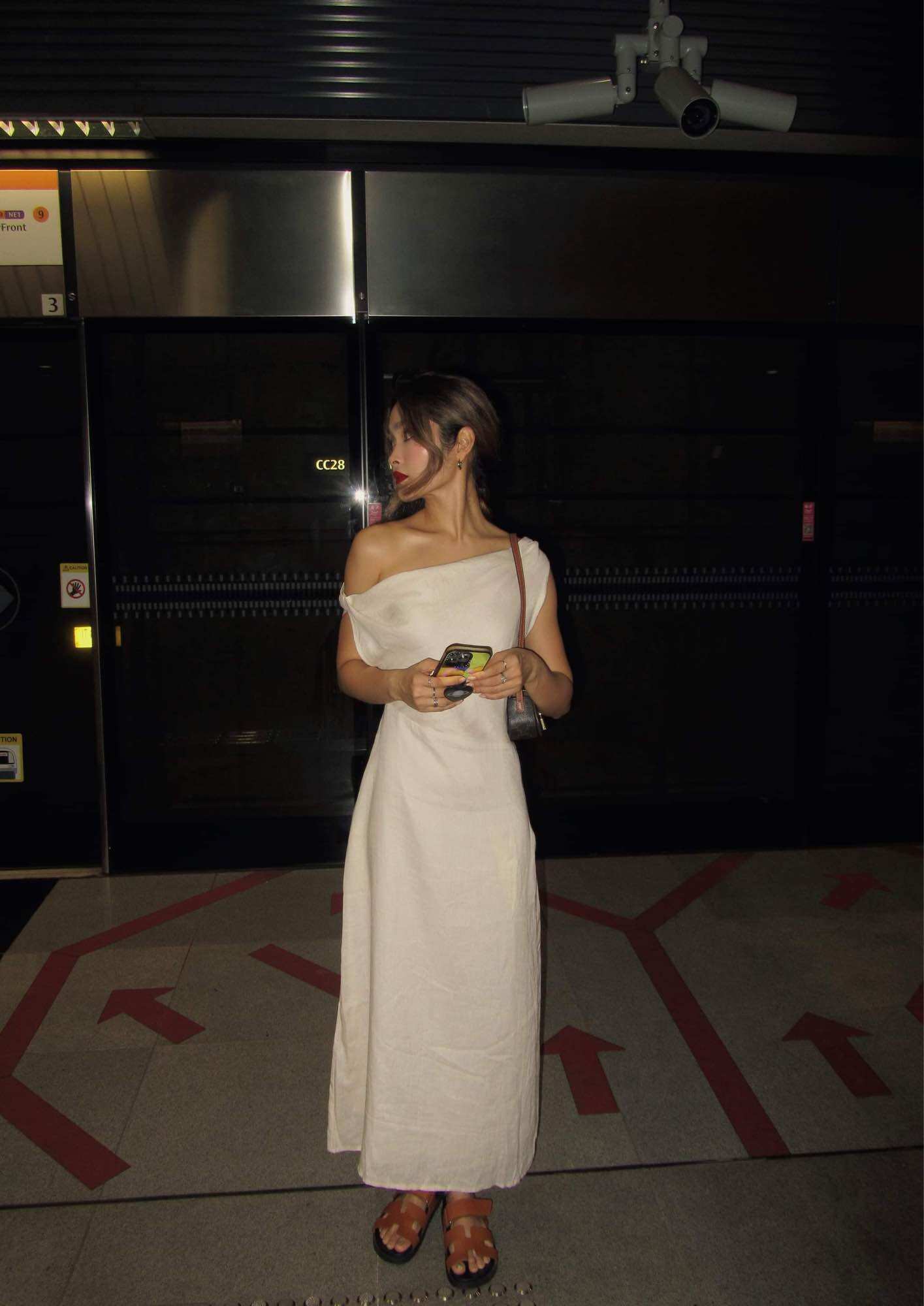 FIGANDTONKA | Đầm linen xéo vai - 𝗖𝗔𝗣𝗥𝗜 𝗗𝗥𝗘𝗦𝗦