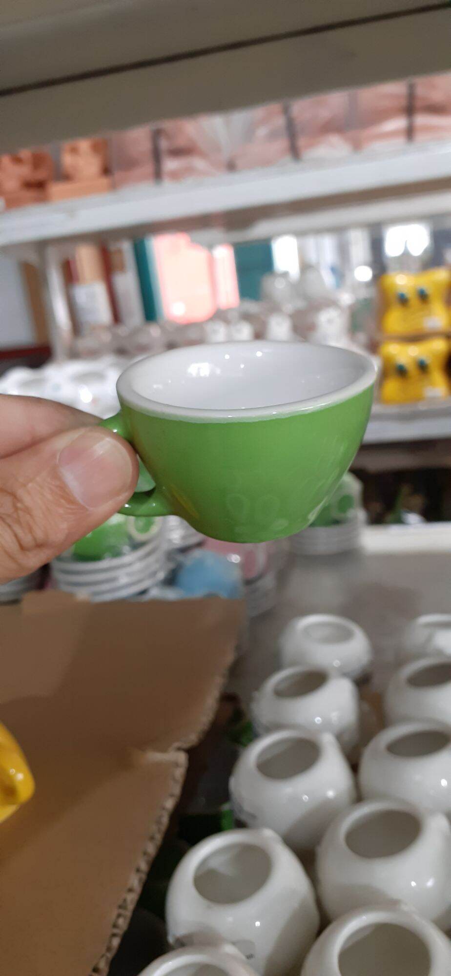 Ly ăn trứng nhiều màu