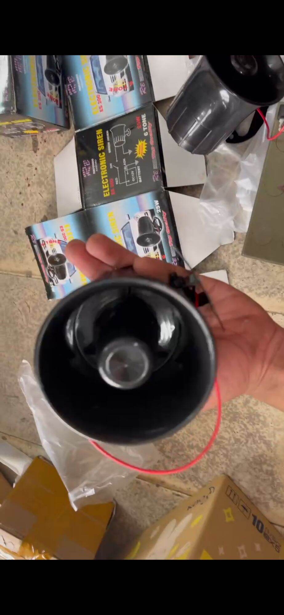 Còi hụ siren horn 12v kêu to. Giá 1 cái