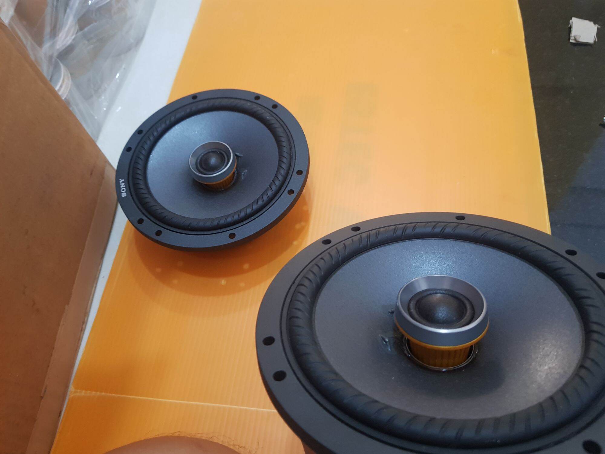 loa cánh xe hơi ô tô SONY  size 16cm ( giá 1 cái )