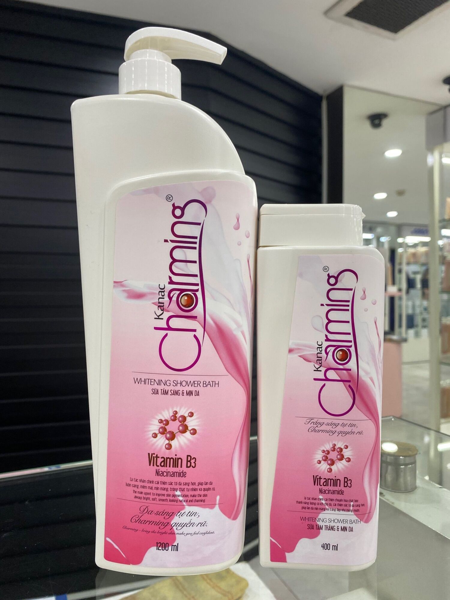 Sữa Tắm Kanac charming 1200ml