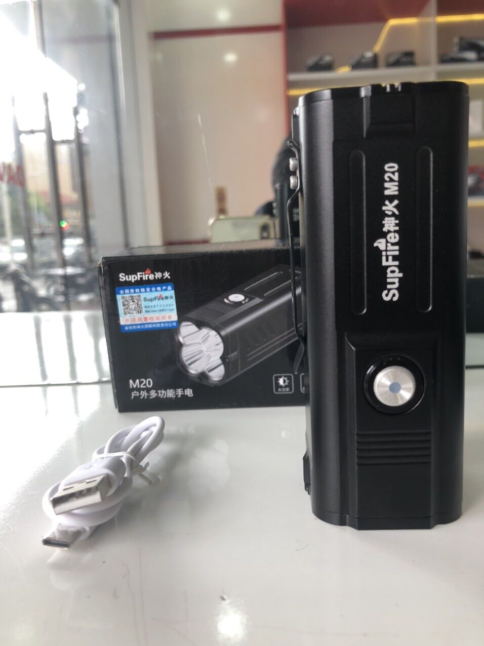 Đèn pin Supfire M20
