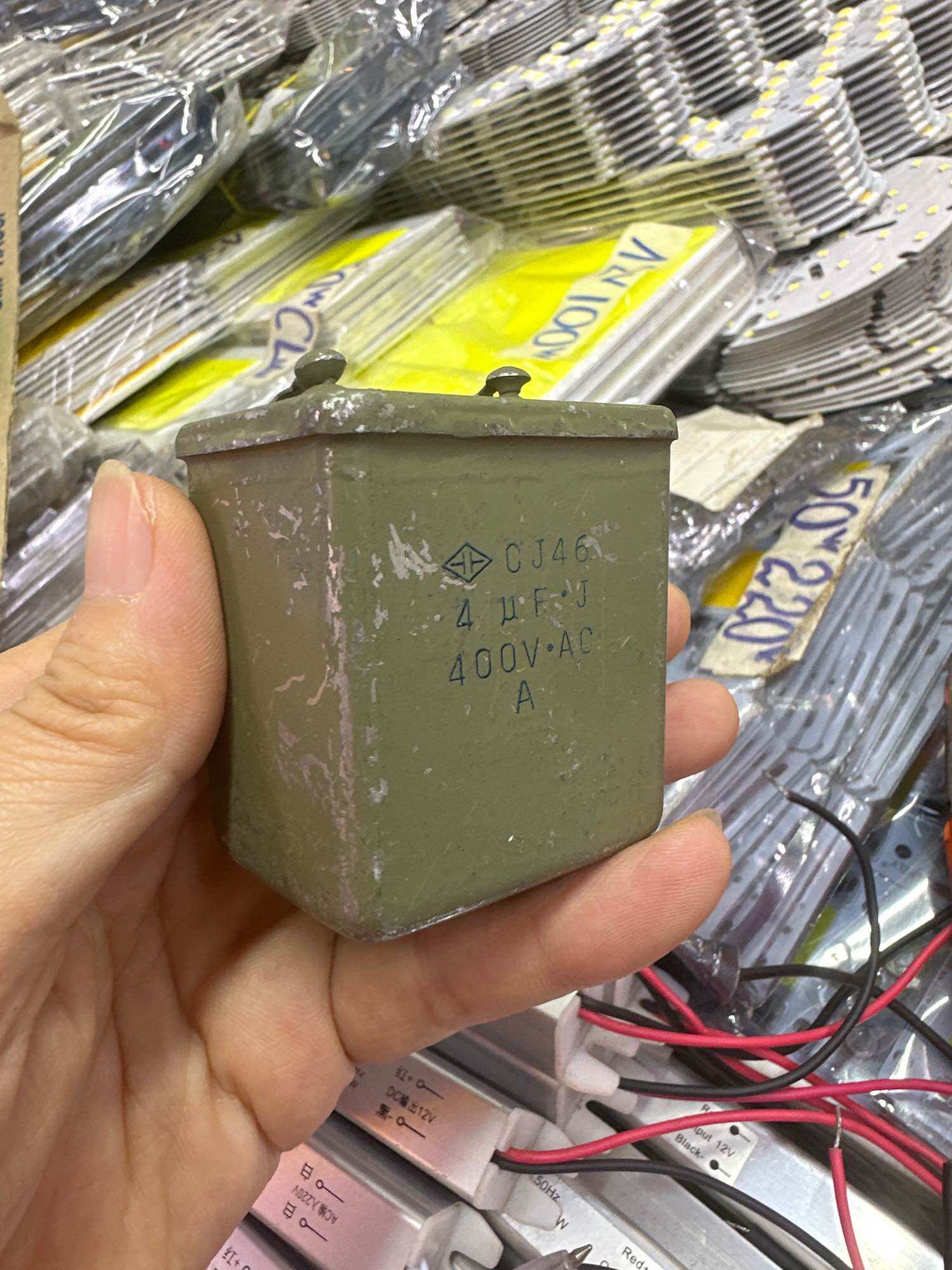 tụ nga 4uf 400v