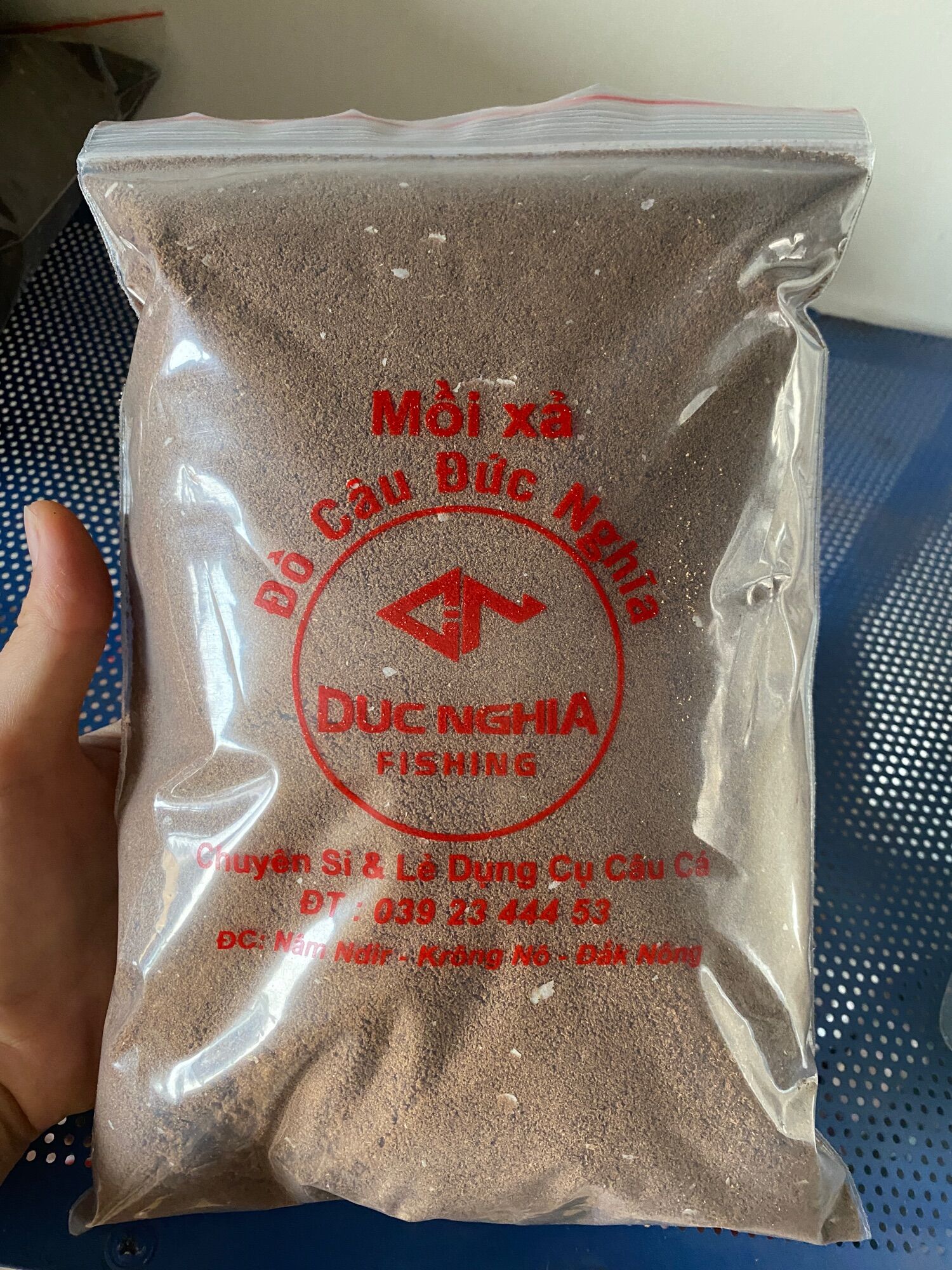 Cám tanh, xả có trộn lẫn bông tuyết tăng độ nhậy của cám, độ đạm 20%