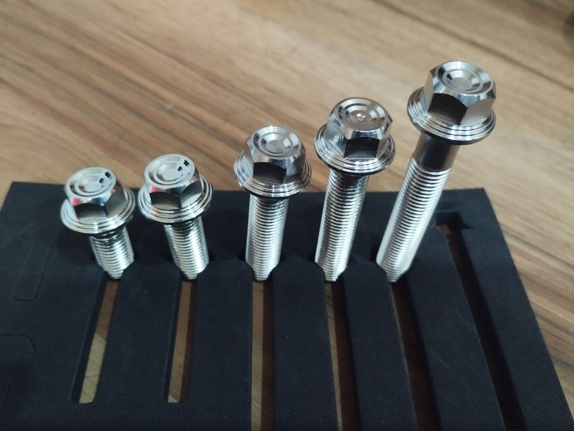 Ốc Inox 304 Salaya đầu trụ Thái