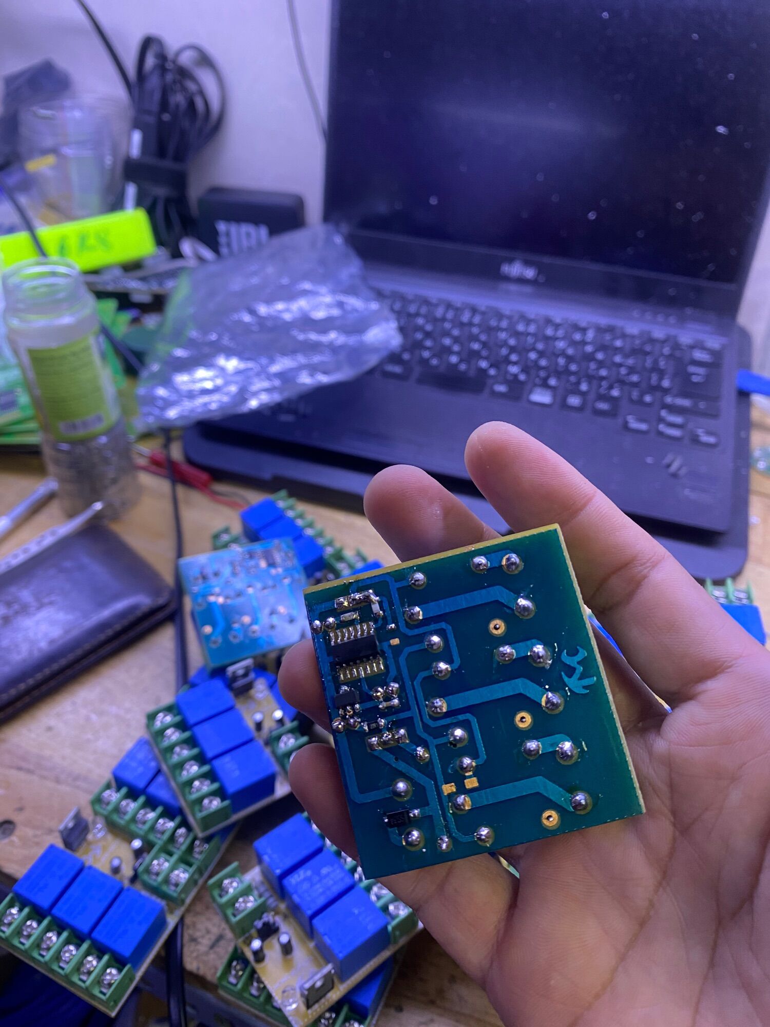 Mạch chống bụp loa 2.0 hoặc 2.1