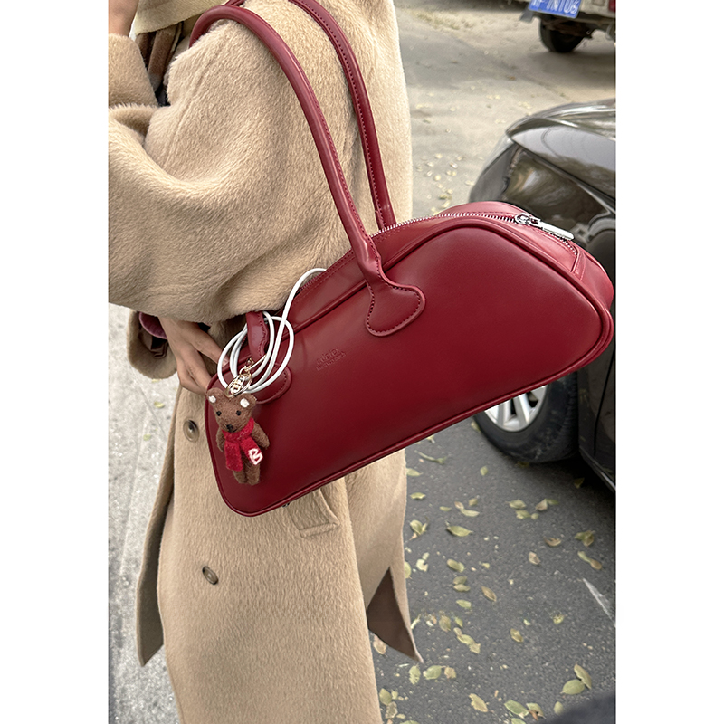  Túi Sát Nách Hàn Quốc 2023 Túi Đi Lại Màu Đỏ Dung Tích Lớn Retro Mới Nữ Thời Trang Sành Điệu Mùa Thu Mùa Đông Túi Xách Hình Baguette 