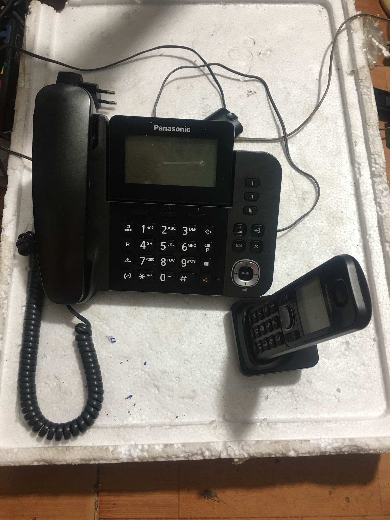 Điện thoại mẹ bồng con panasonic kx-tgf310