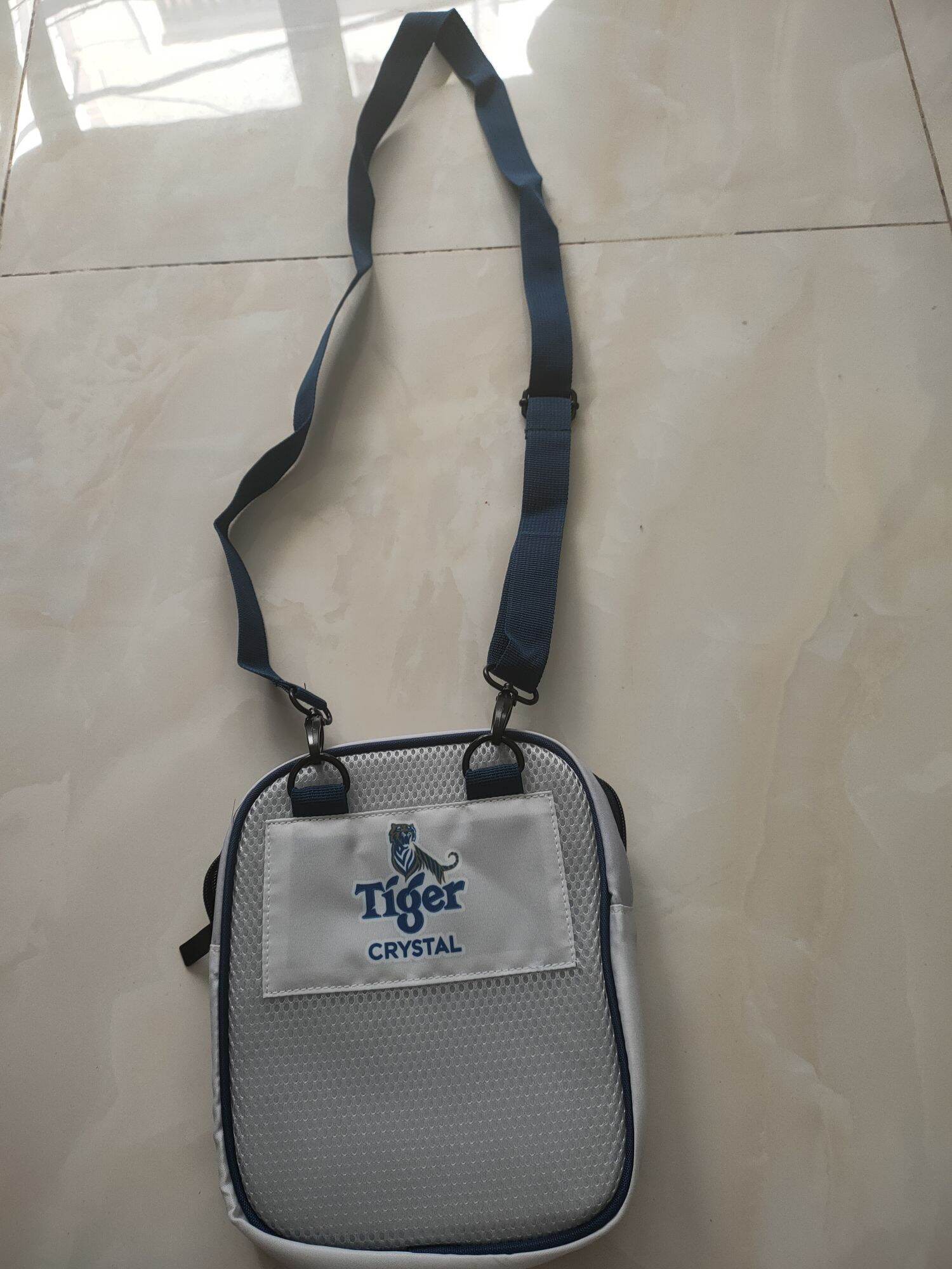 Túi Đeo Chéo Tiger Crystal