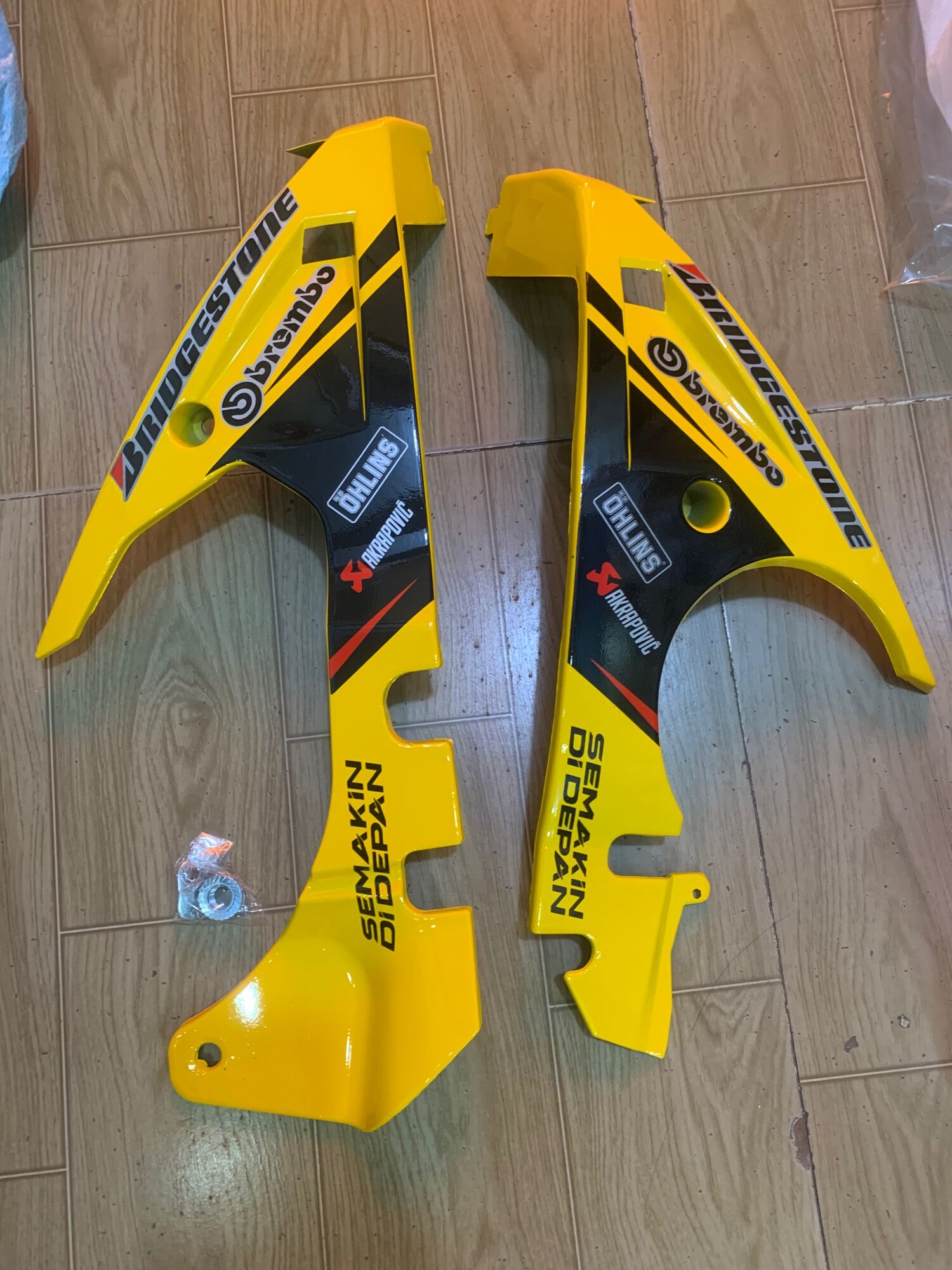 mỏ cày xe exciter 150 màu vàng