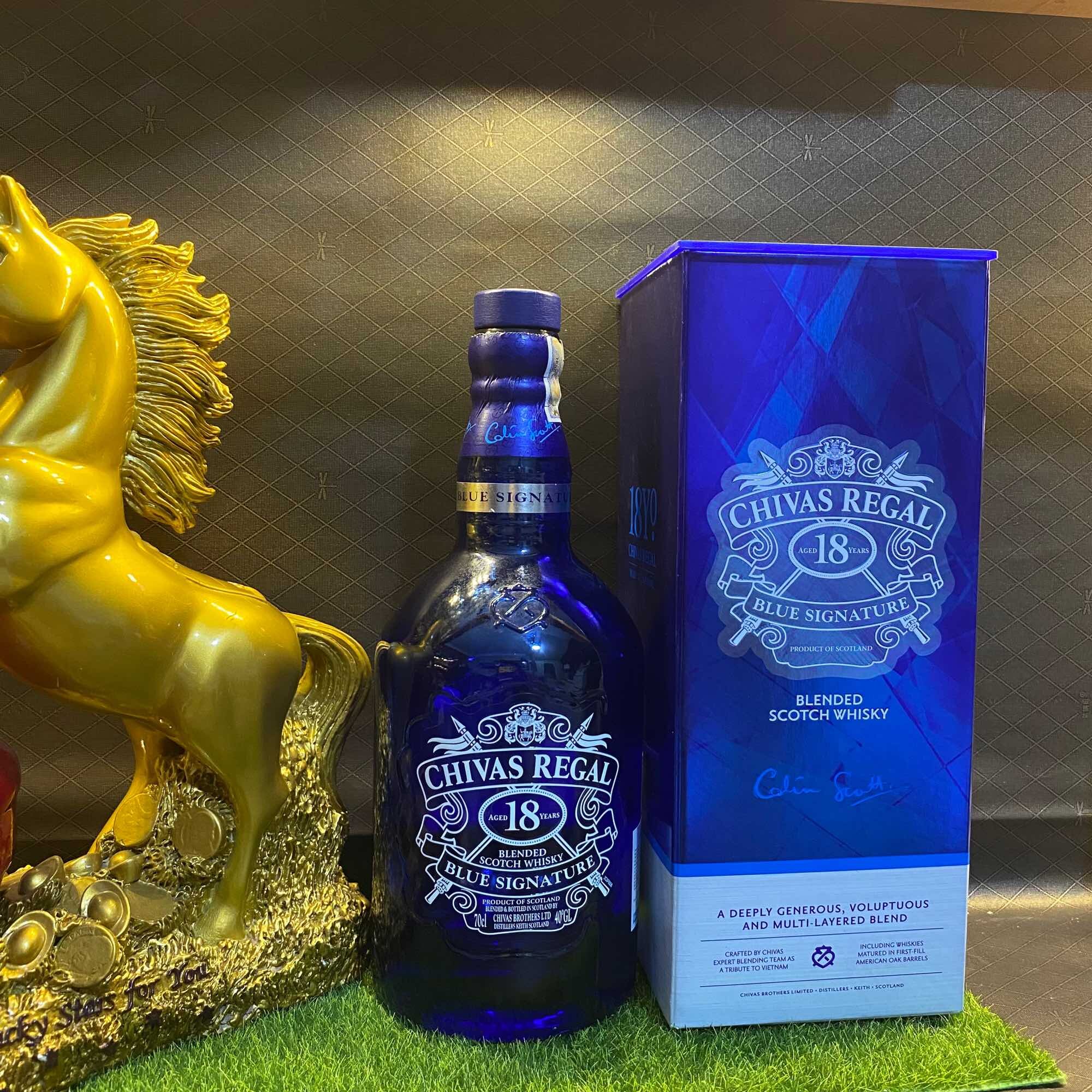 Vỏ chai chi vass 18blue,