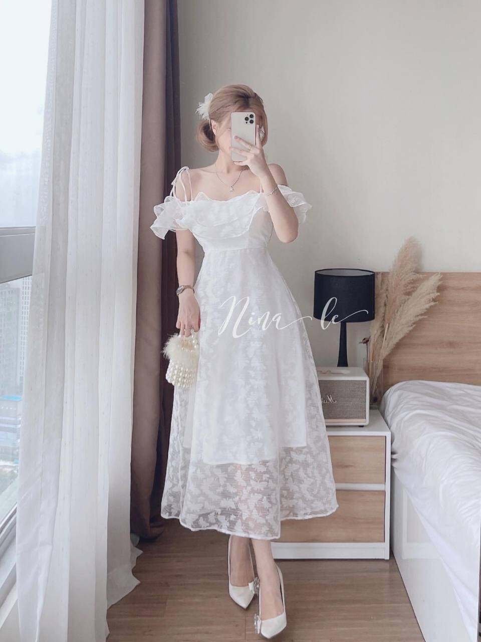 Sẵn
🤍🤍🤍
đầm tay dài gân cổ yếm trắng
chất gân sọc ren mềm mịn co giãn nhẹ