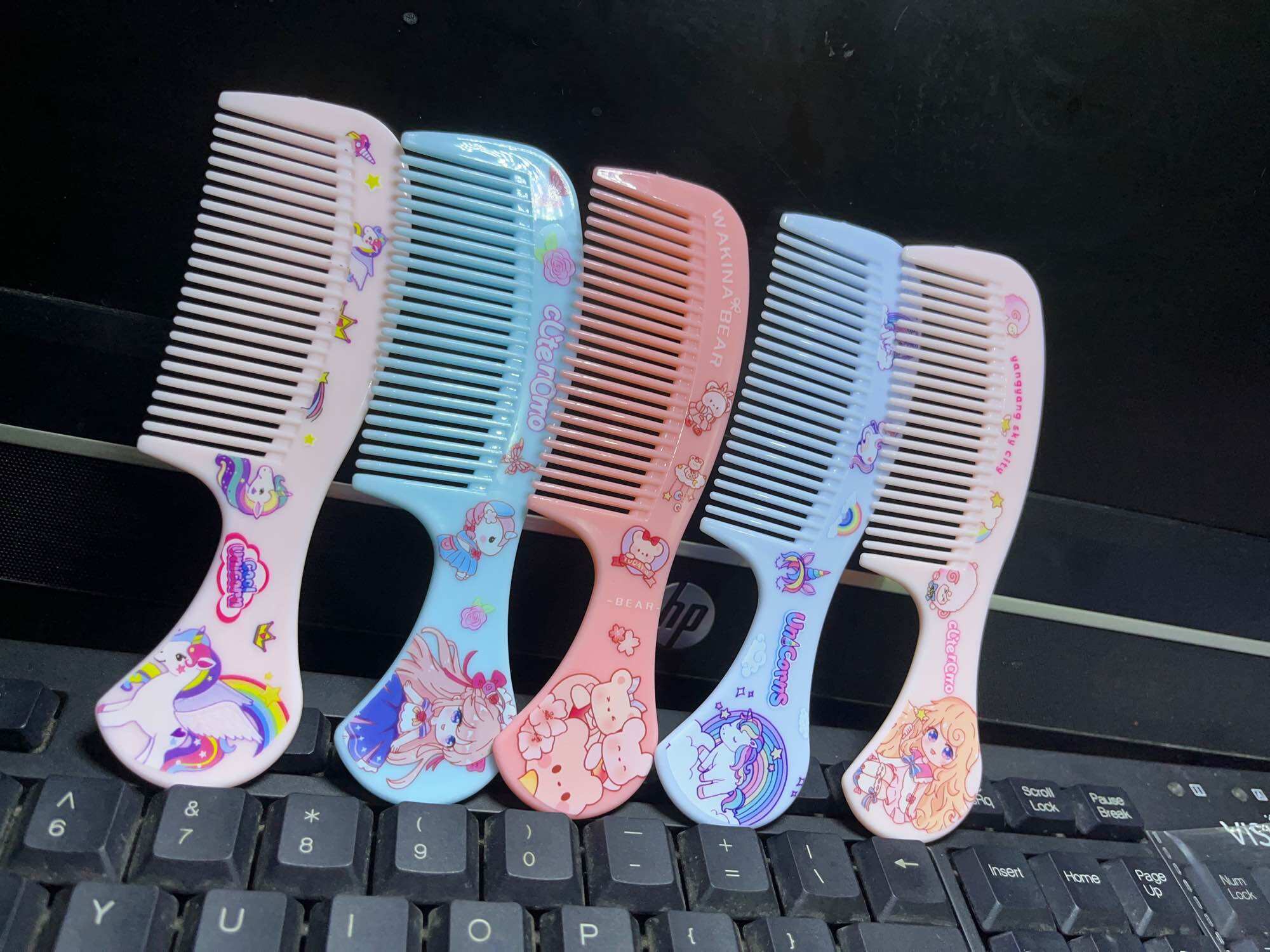 ♥️♥️Set 10 Lược Bầu Hình Búp Bê siêu dễ Thương(Dài 12 cm)