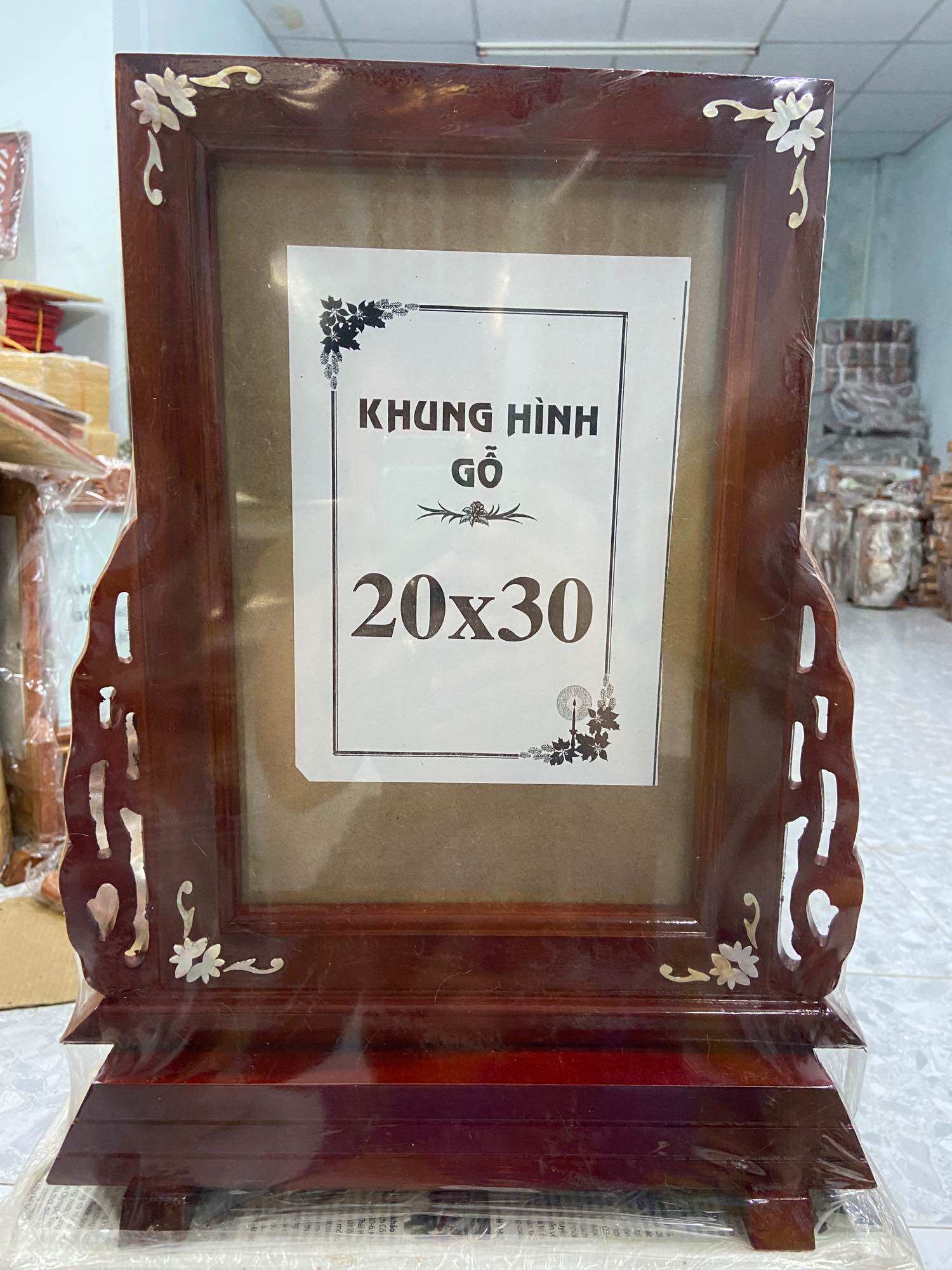 KHUNG HÌNH THỜ GỖ TRÀM CAO CẤP - LỌNG TAI