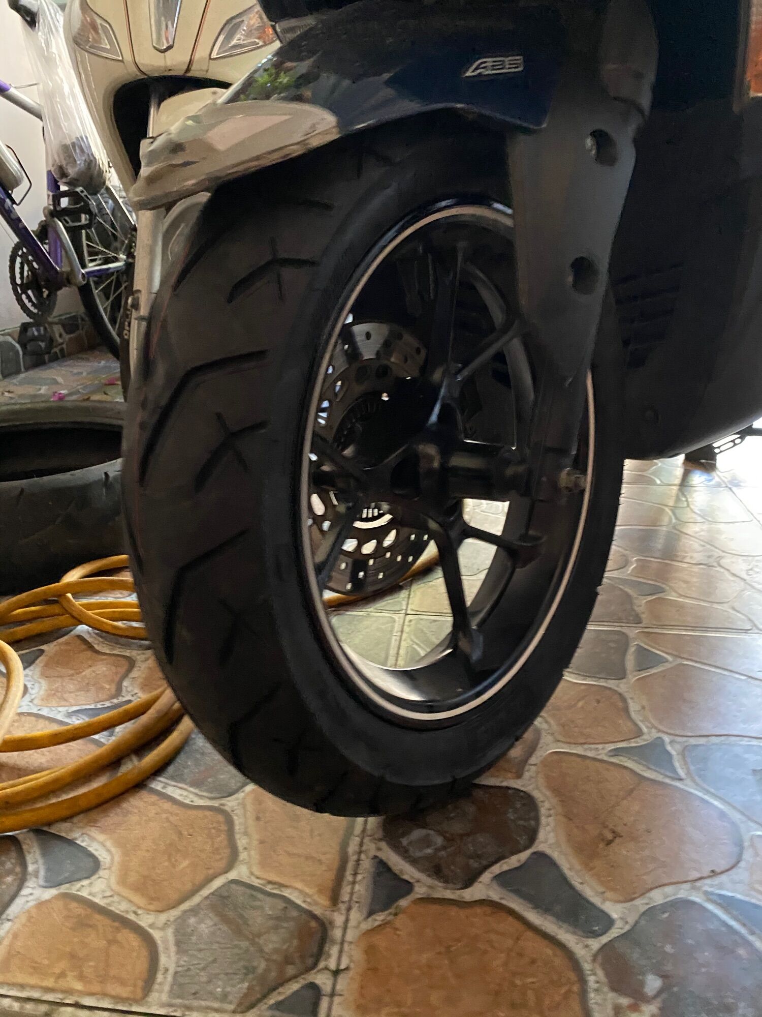 Vỏ (lốp) YAMAHA NVX DPlus không ruột