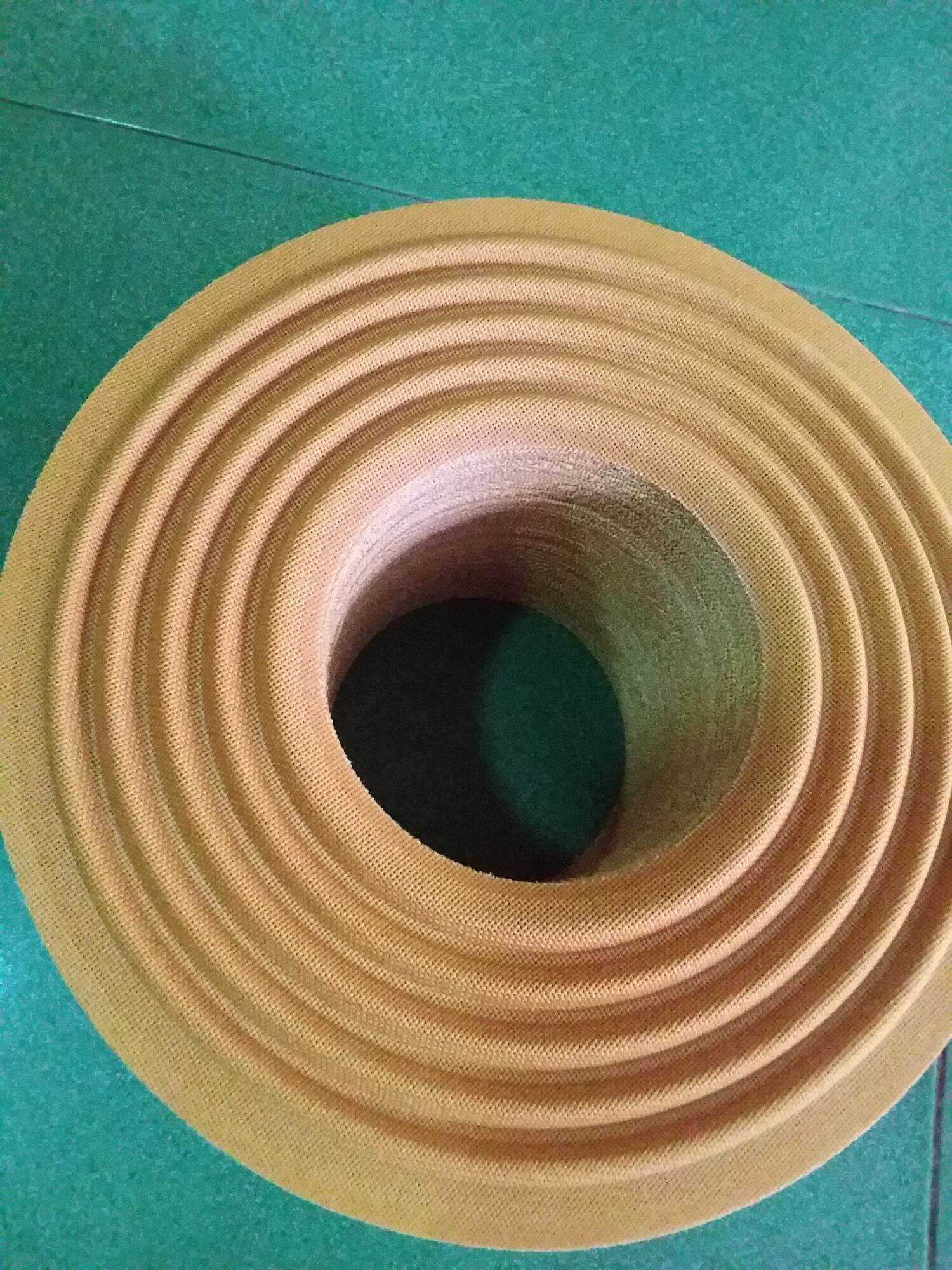 1 NHỆN LOA VÀNG 23 CM LỖ 100 BẰNG