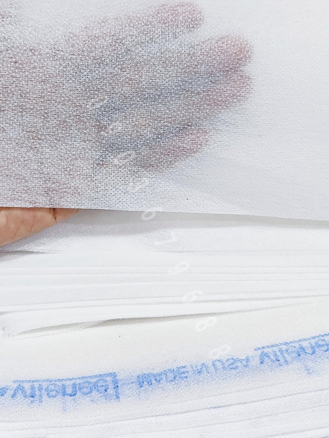 Keo giấy hột biên xanh loại tốt của Mỹ, ép nẹp áo, cổ áo kiểu,khổ rộng 1m2