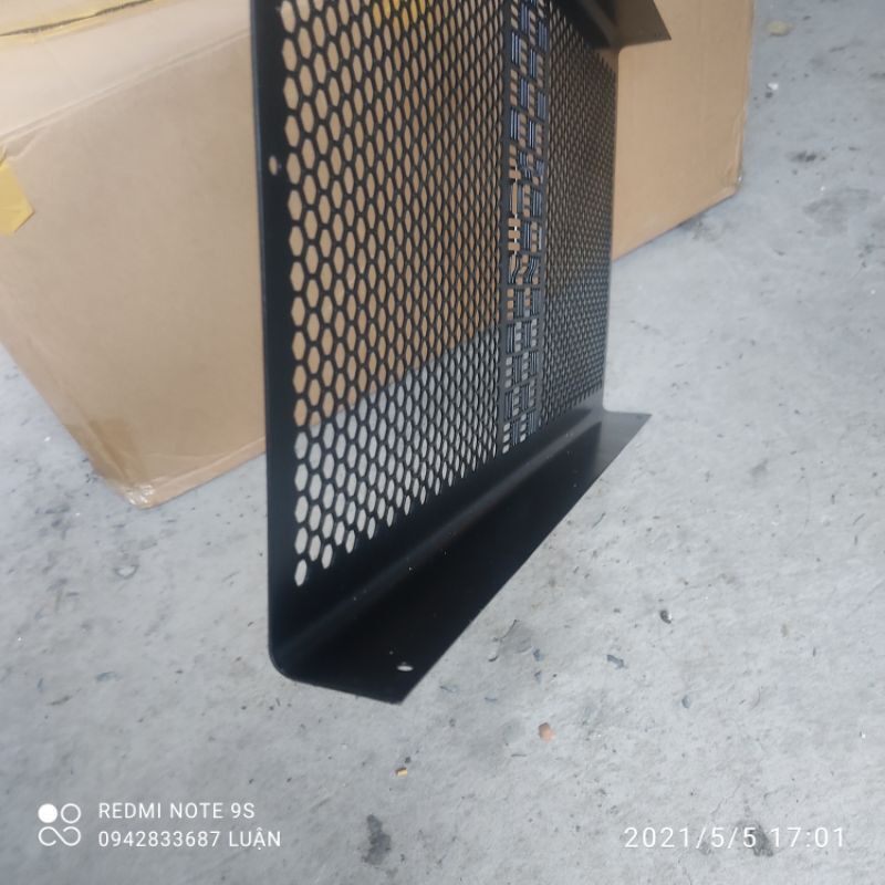 lưới loa aray 25 lỗ to 29x55 1tấm