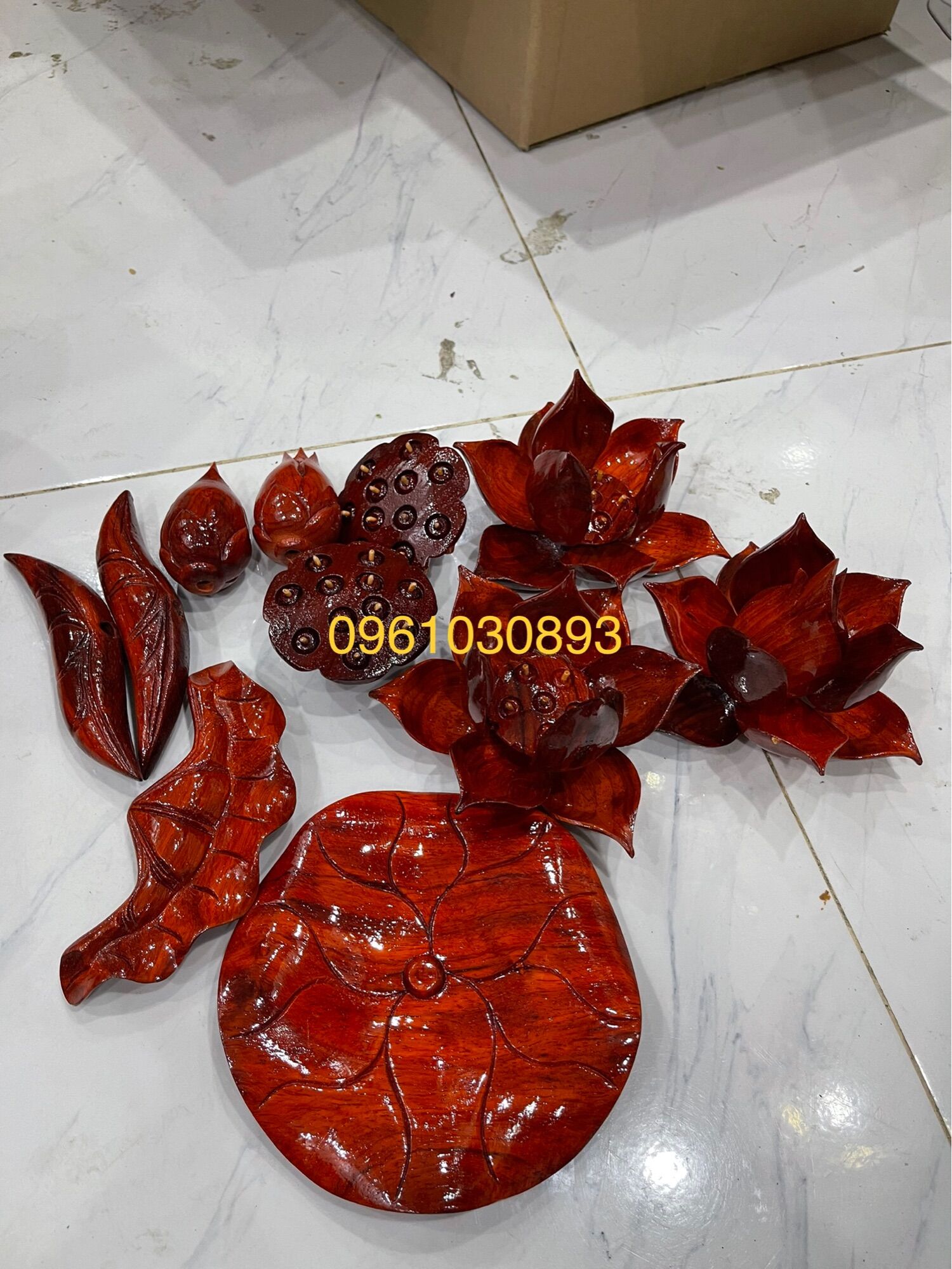 hoa sen gỗ hương