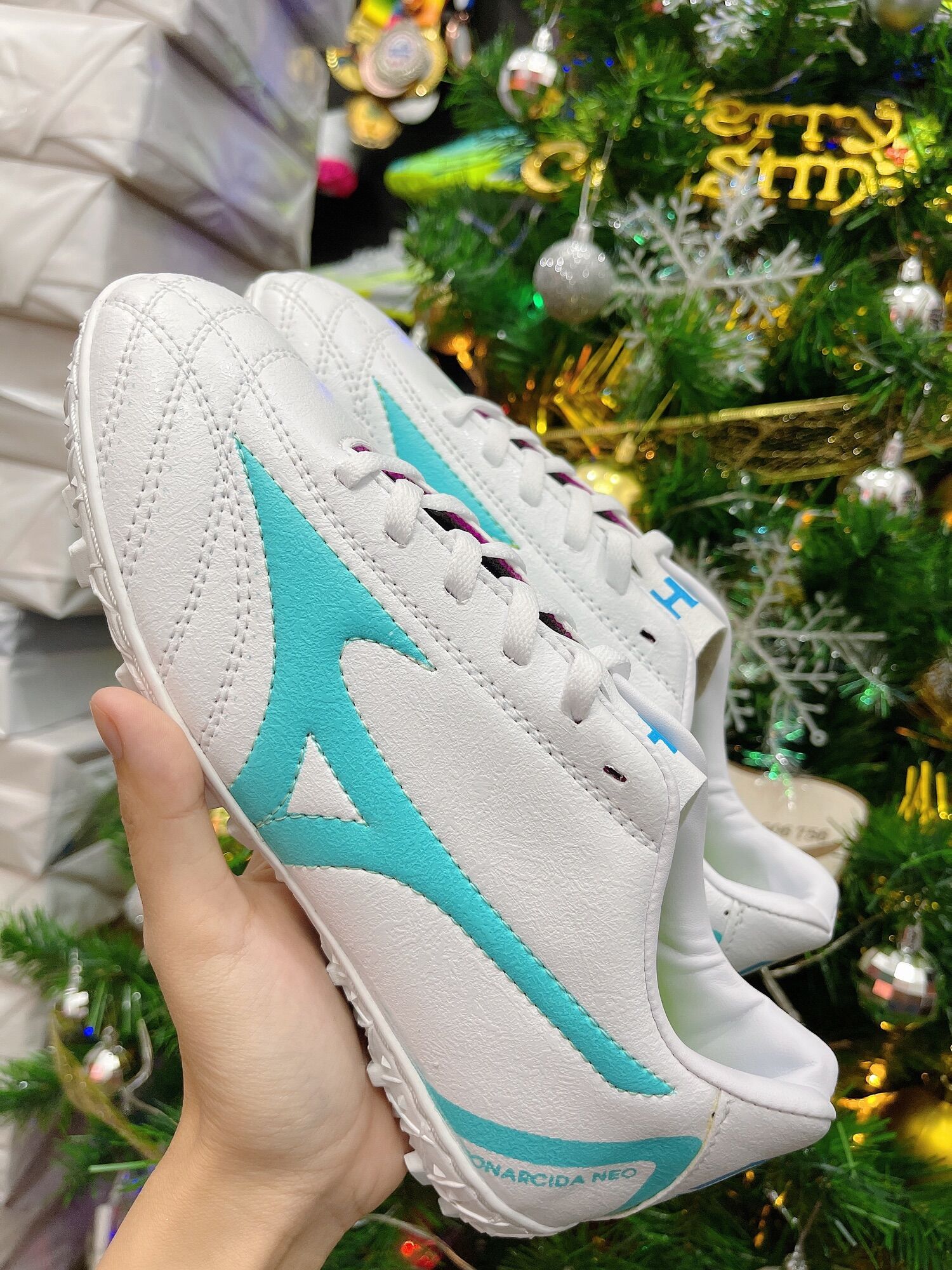 Giày đá bóng MIZUNO PHỦI HT TF đã khâu full đế( trắng xanh)