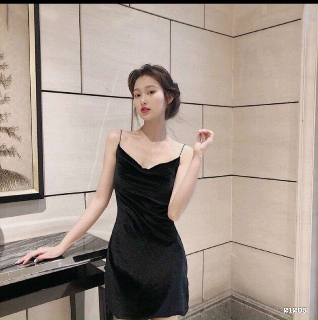 Đầm Nhung 2 Dây Bún Ngắn Xẻ Tà