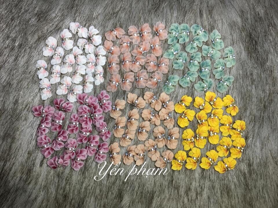 Hoa cúc Ngọc gắn móng siêu xinh - giá 1 bông