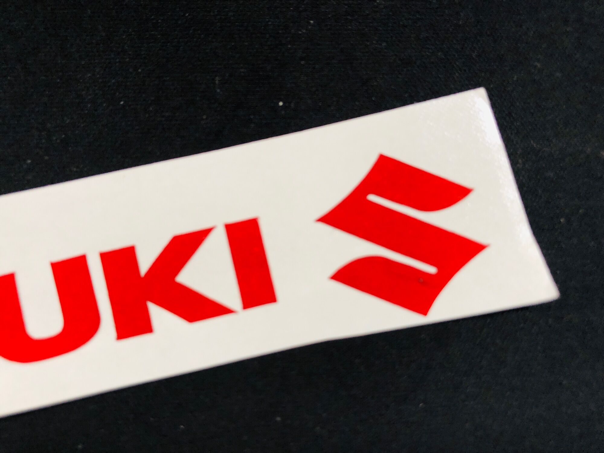 CHỮ SUZUKI ĐỎ DECAL DẠ QUANG