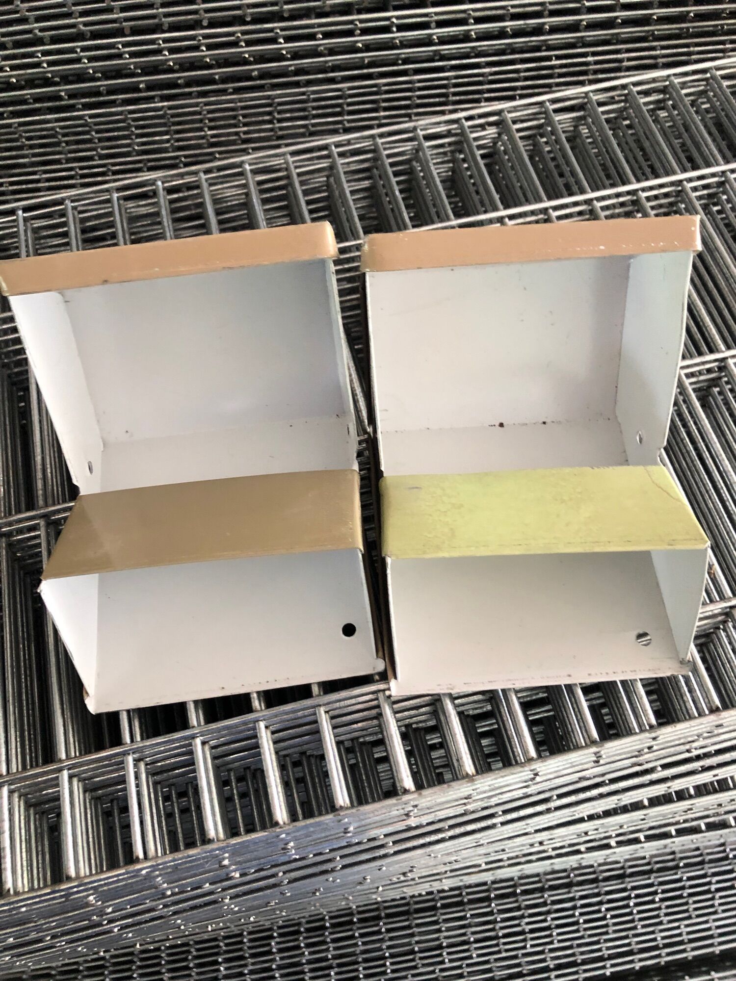 Máng ăn 12cm dành cho thỏ và thú cưng khác
