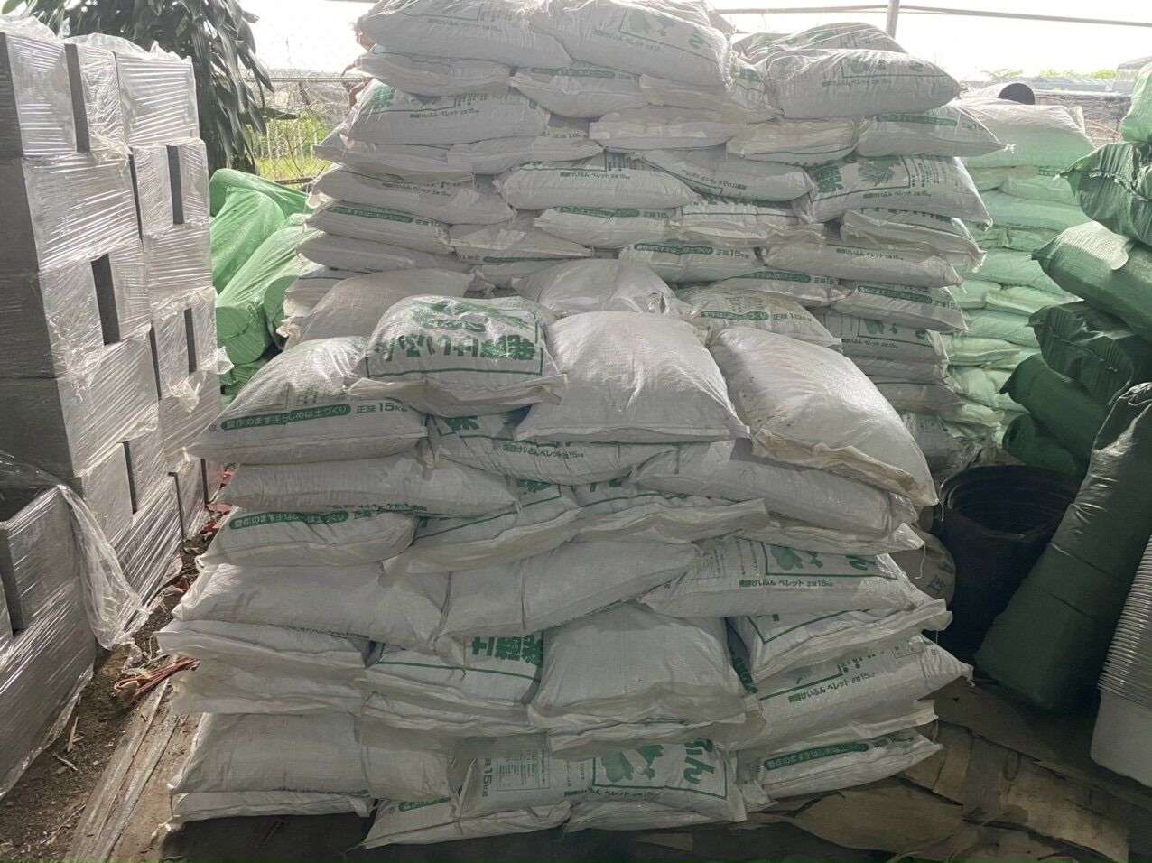 1 bao(15kg) phân gà viên nhập khẩu Nhật bản