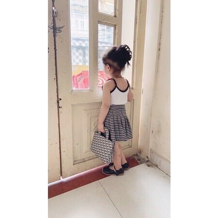 Áo 2 dây + chân váy dạ kẻ cho bé gái