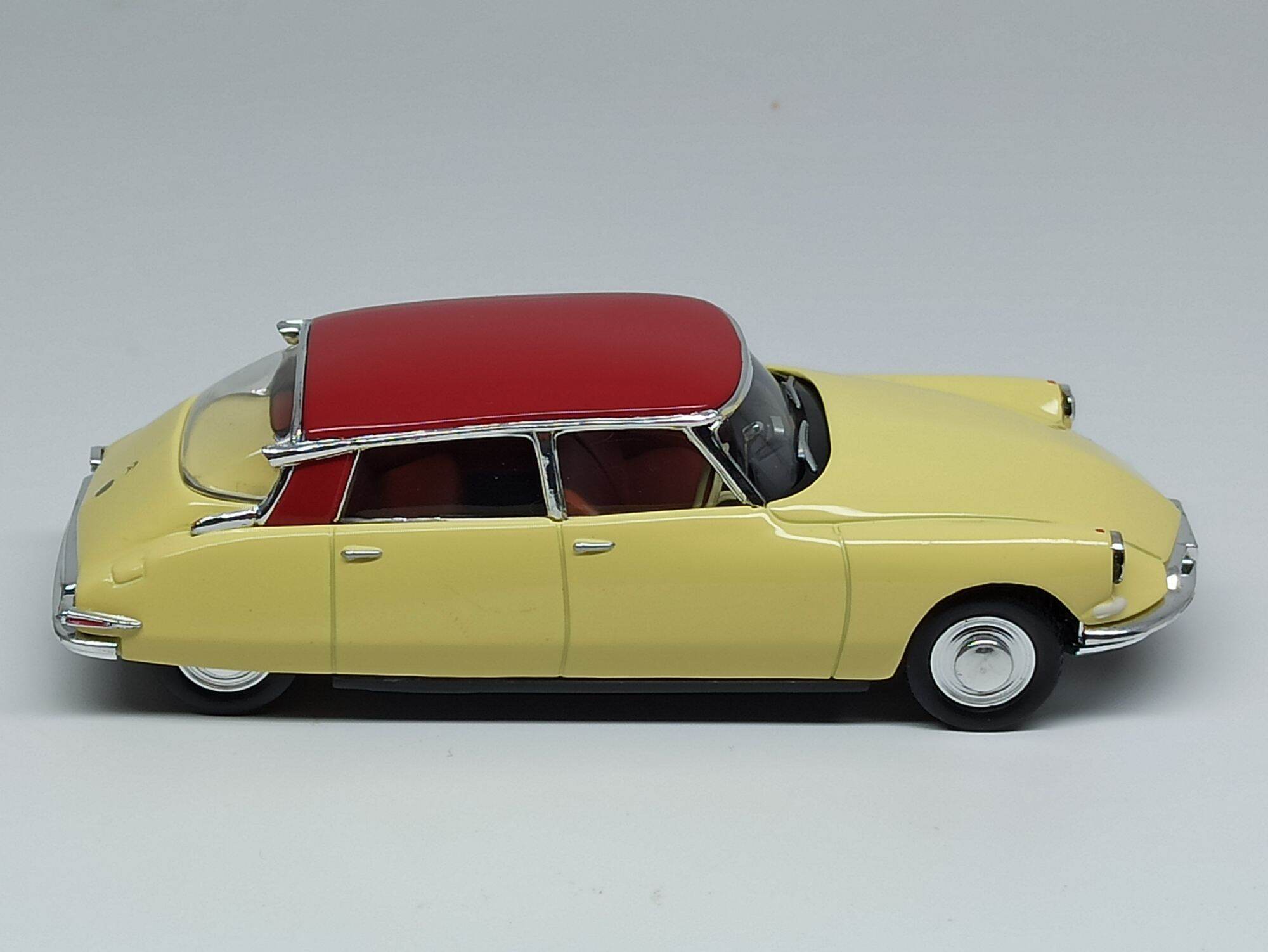 Mô hình xe Citroen DS19 Slough 1956