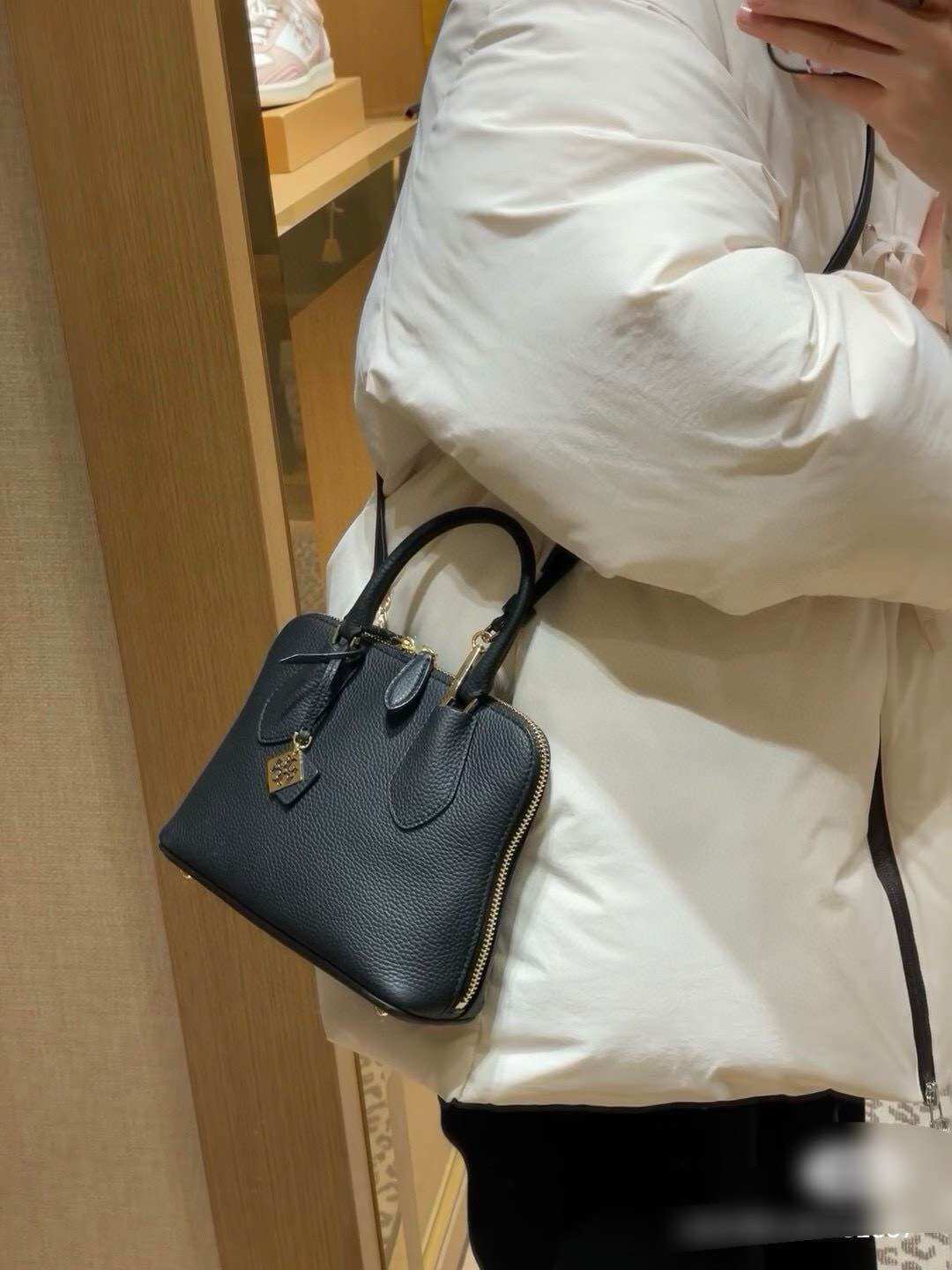 Túi Burch Mini Swing Satchel ưa chuộng