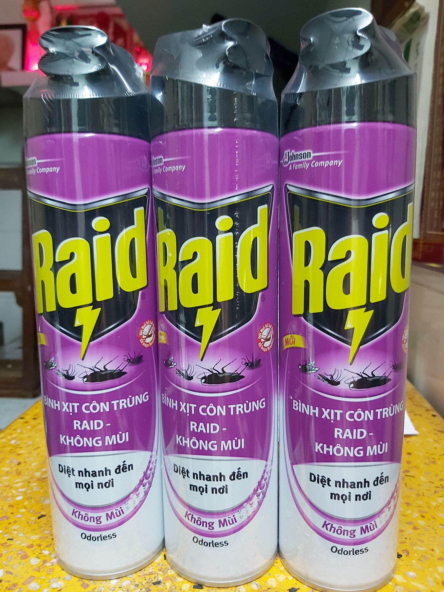 Xịt muỗi raid không mùi 520ml lốc 2 chai