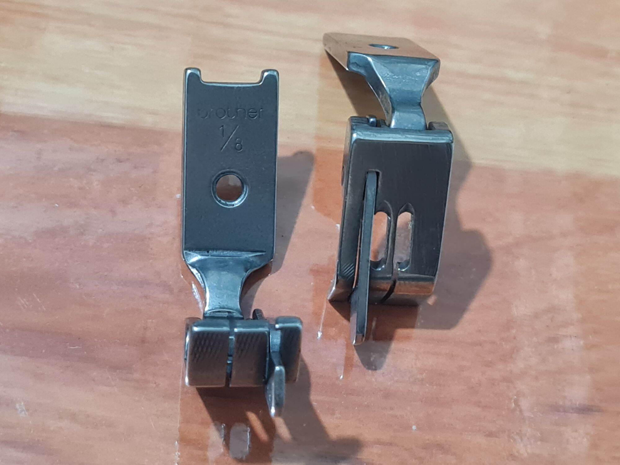 Chân vịt máy may 2 kim 1/8 - 3.mm ( mí phải 1 li )