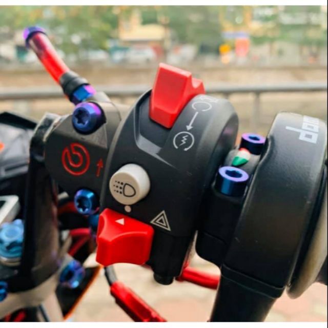 Cùm Công Tắc Domino Ducati