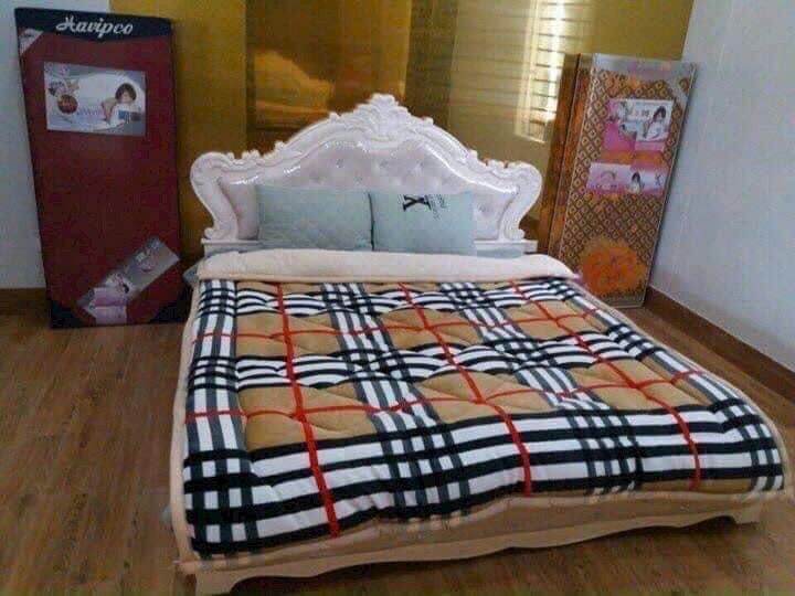 Chăn lông cừu dày dặn ấm áp kích thước 200*230cm rộng rãi