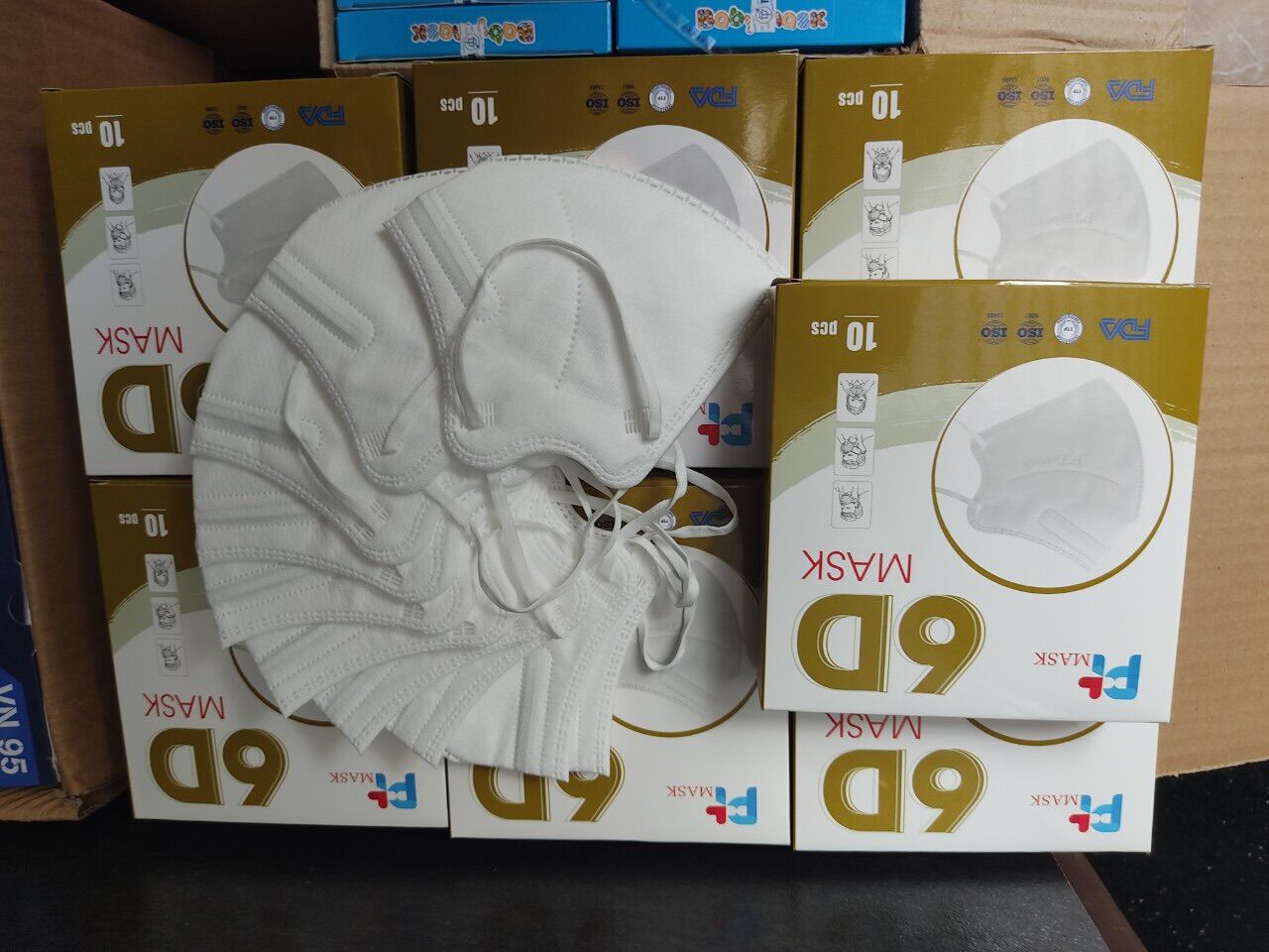 Khẩu trang pt 6d ,5 lớp, màu trắng, hộp 10 cái, thùng 50 hộp.