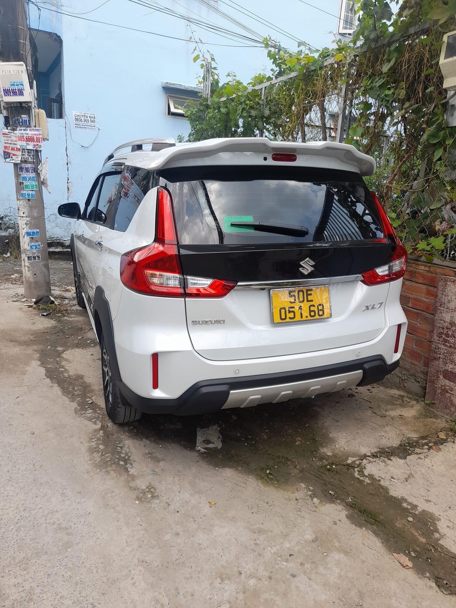 Đuôi gió XL7 mẫu lượn sóng