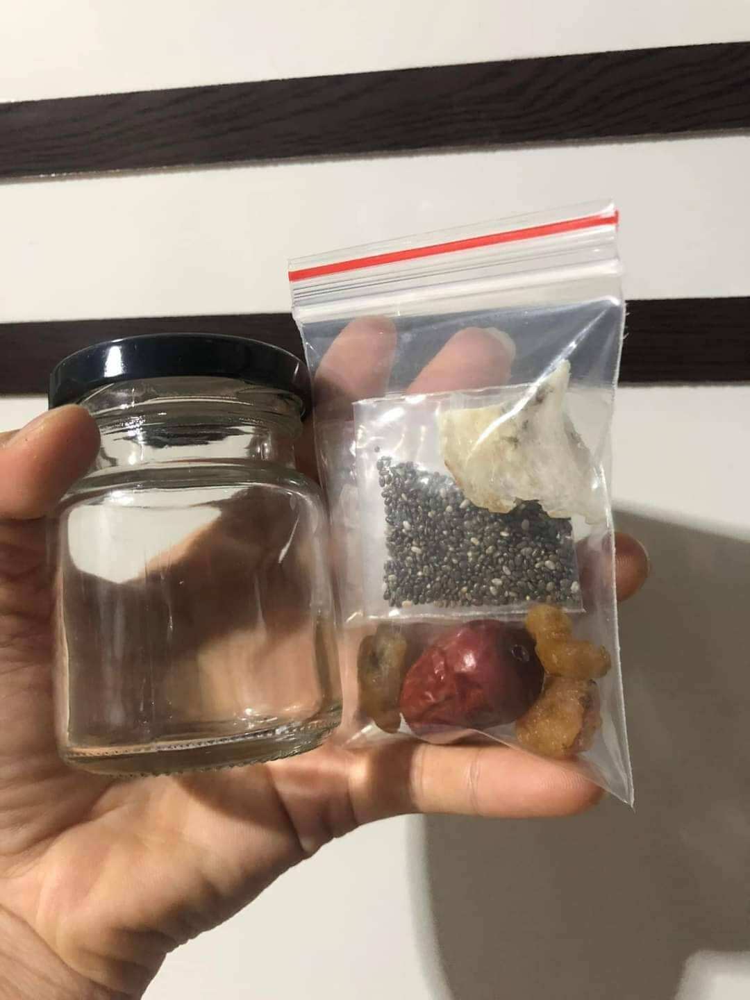 Set chân yến thô 2 gram phối mix đủ vị _ táo đỏ, hạt chia, đường phèn, kỷ tử, đông trùng hạ thảo, nhuy hoa nghệ tây