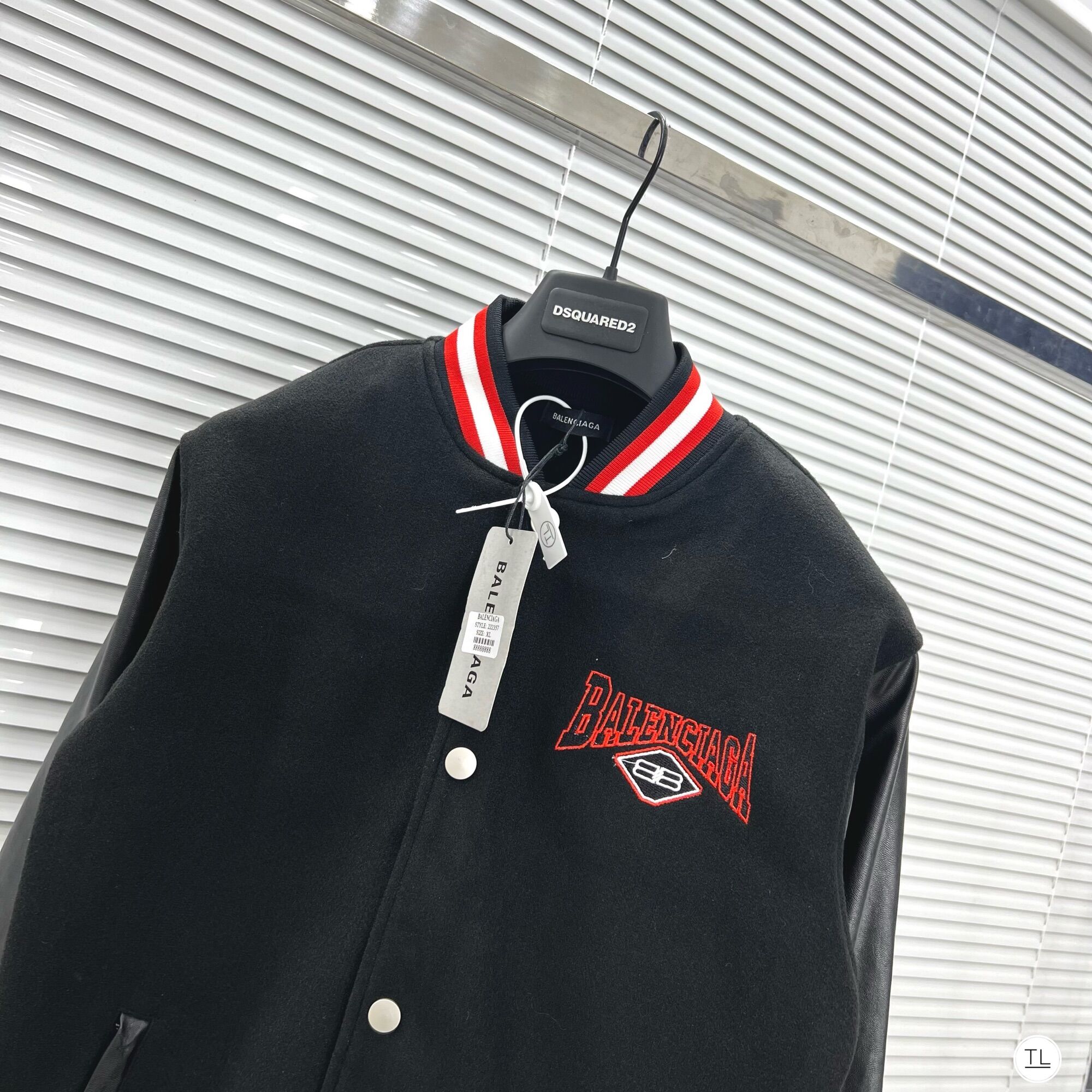 Áo Khoác Bomber BAlenciaga Tay Da