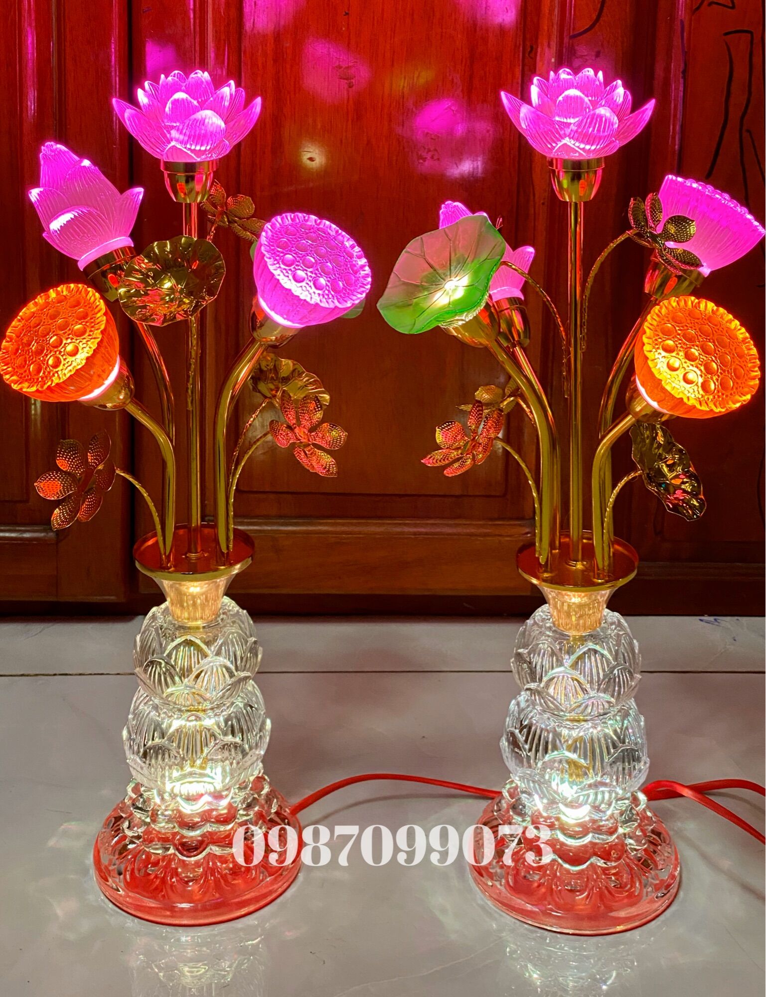 MỘT CẶP ĐÈN BÌNH BÔNG LƯU LY CAO CẤP