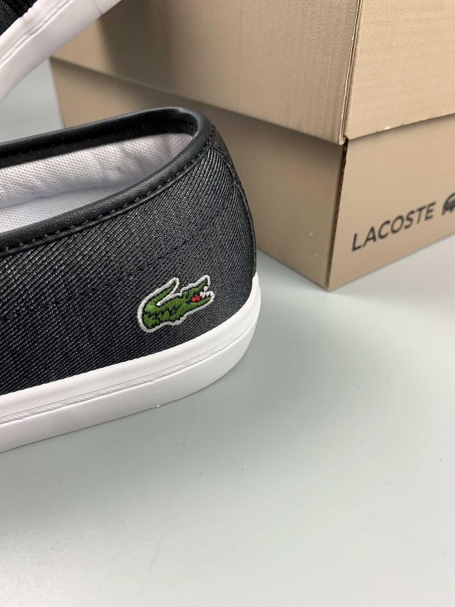 Lacoste Nam Tatalya slip On 319
