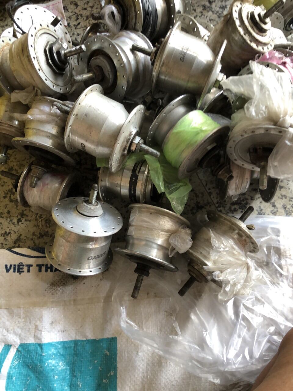 May ơ phát điện trước xe đạp nhật bãi