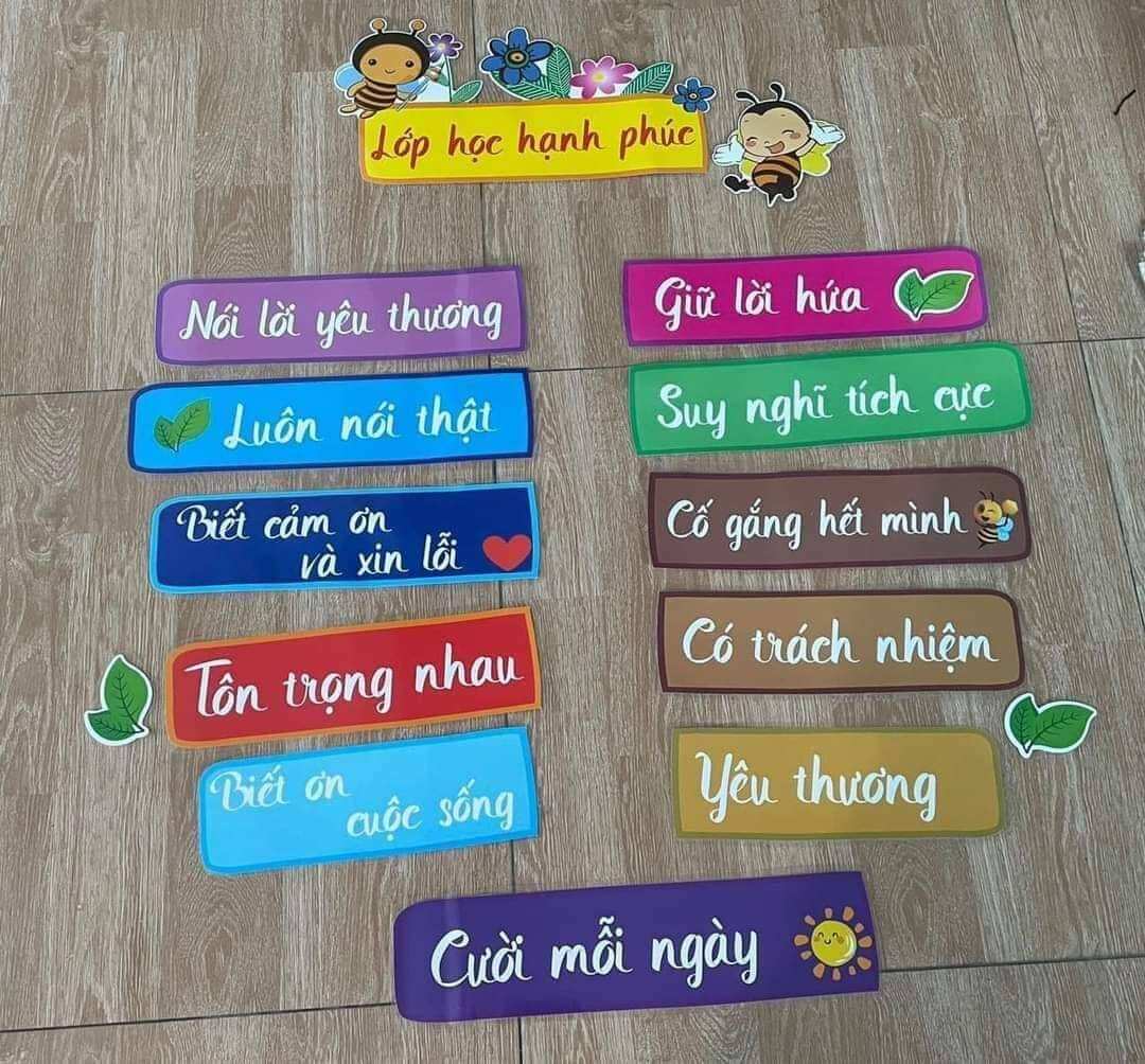 Khẩu hiệu Lớp học hạnh phúc ép plastic có sẵn keo dán